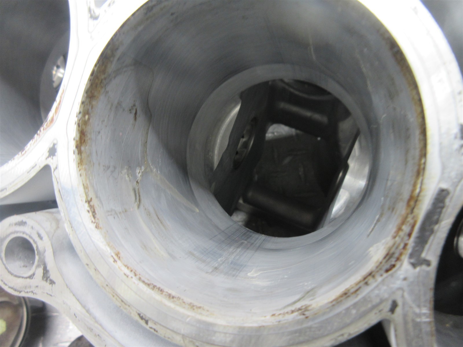 2000 00-01 Honda CBR929RR CBR 929RR CBR900RR Crankcase Case Engine Block Piston