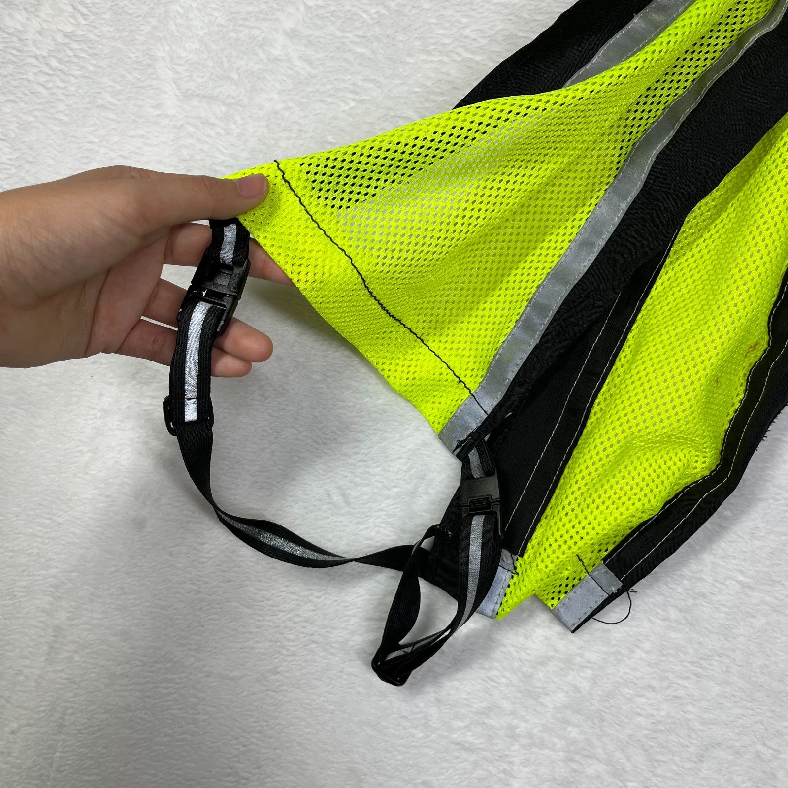 Amphipod Xinglet Reflective Running Vest Mens Green Minimalist Harness Cyclists