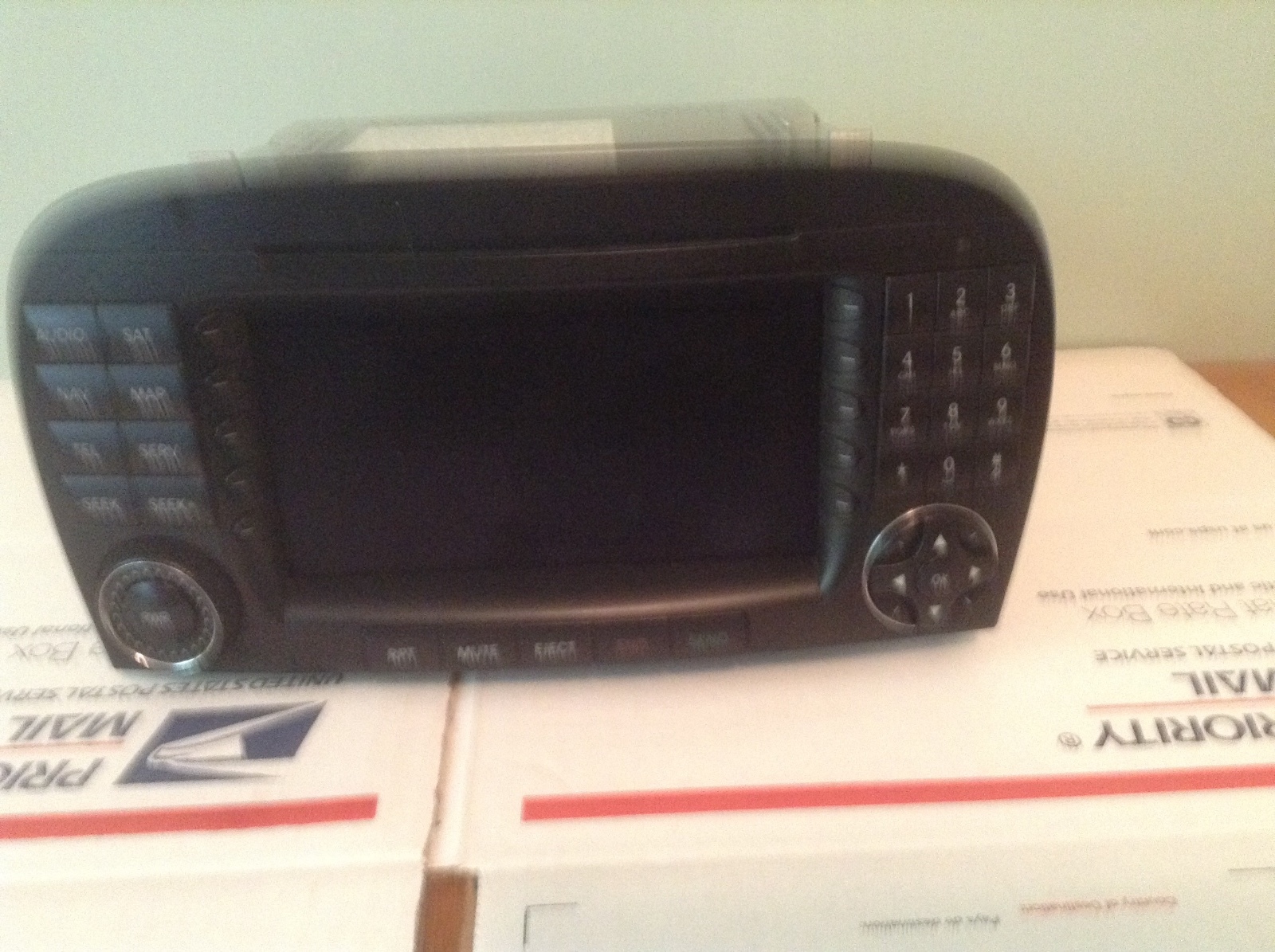 MERCEDES SL COMAND,COMMAND HEADUNIT REPLACE/NEW-LCD : 2005-2008 / $330