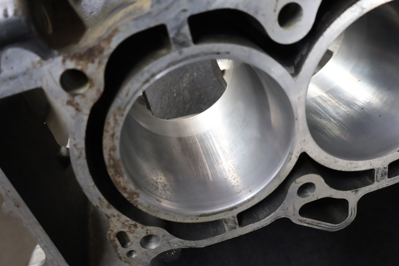 HONDA 2007 CBR1000RR CBR1000 ENGINE CYLINDER MOTOR BLOCK UPPER CRANKCASE