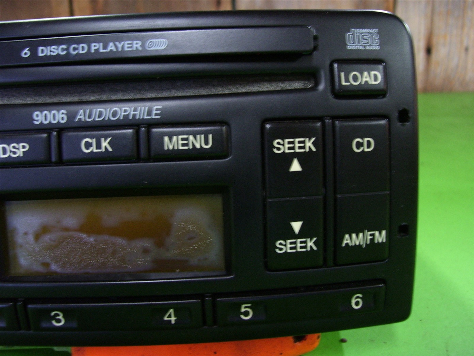 2002 Ford Focus SVT Radio Stereo 6-Disc CD Changer FOR PARTS ONLY Damaged