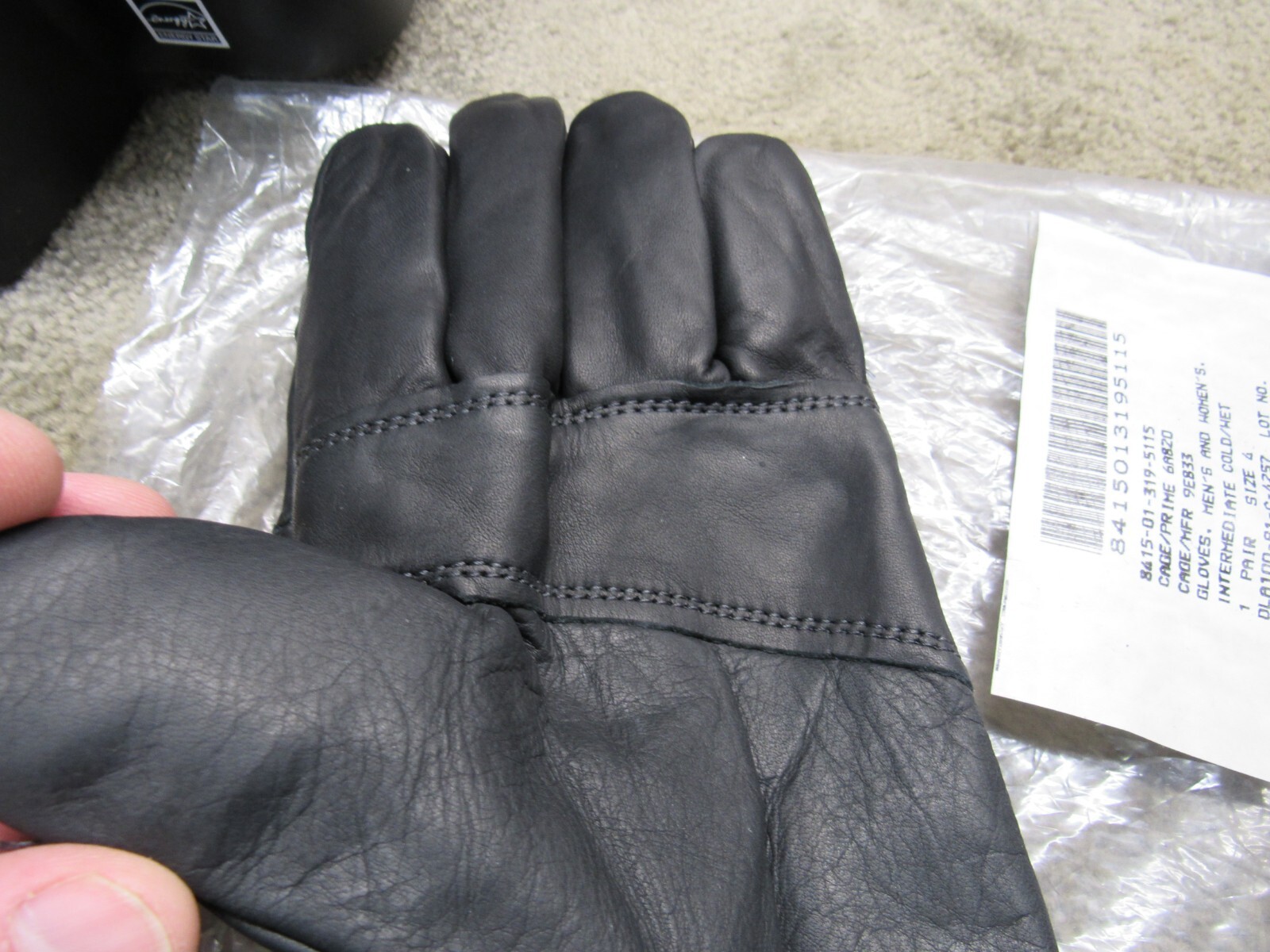 US Military Black Leather ICW Gloves Cold Wet Weather TO 14 Degrees Size 4 NOS