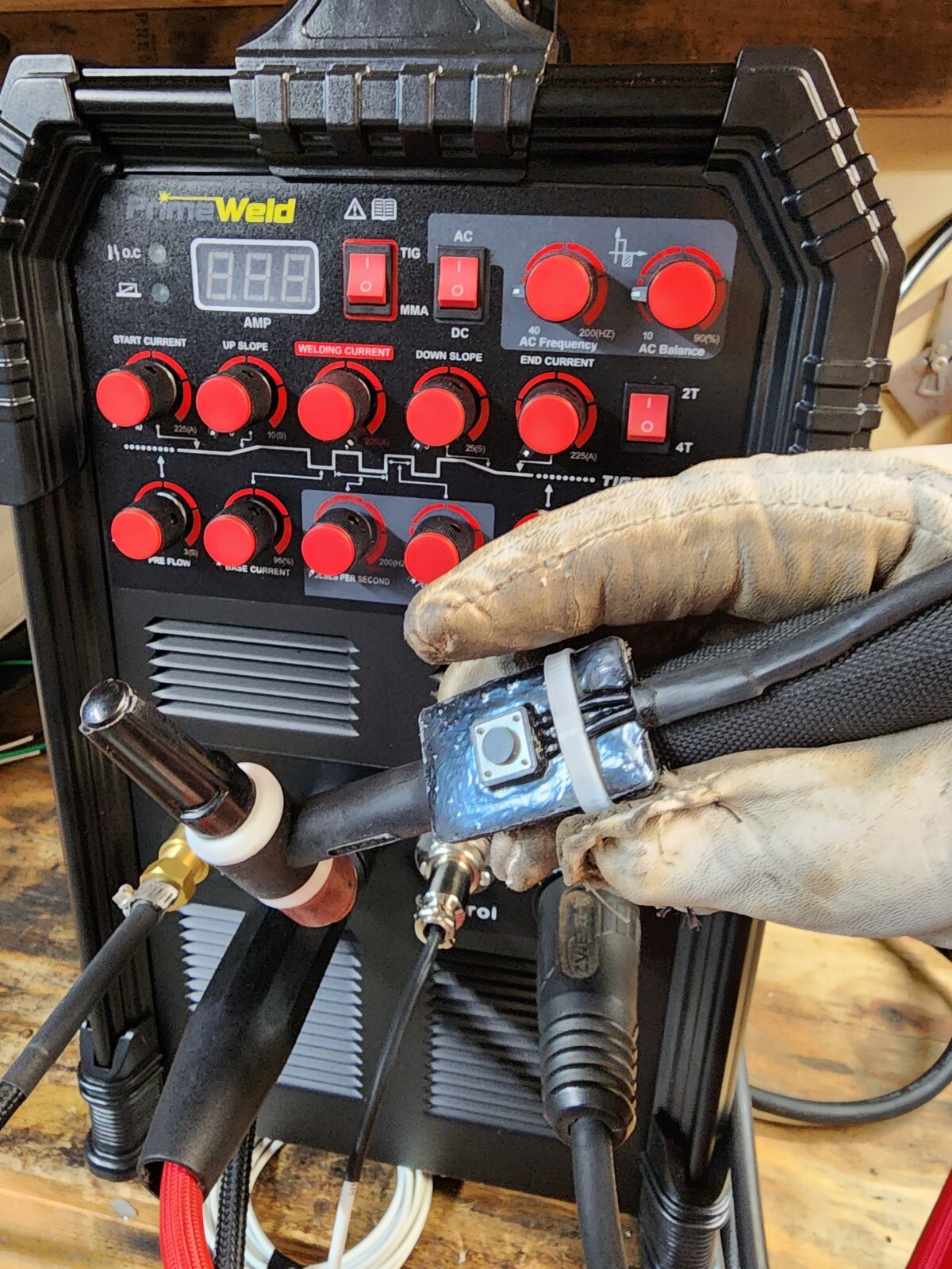 PrimeWeld tig 225 ac/dc Pressure Pro amperage controller