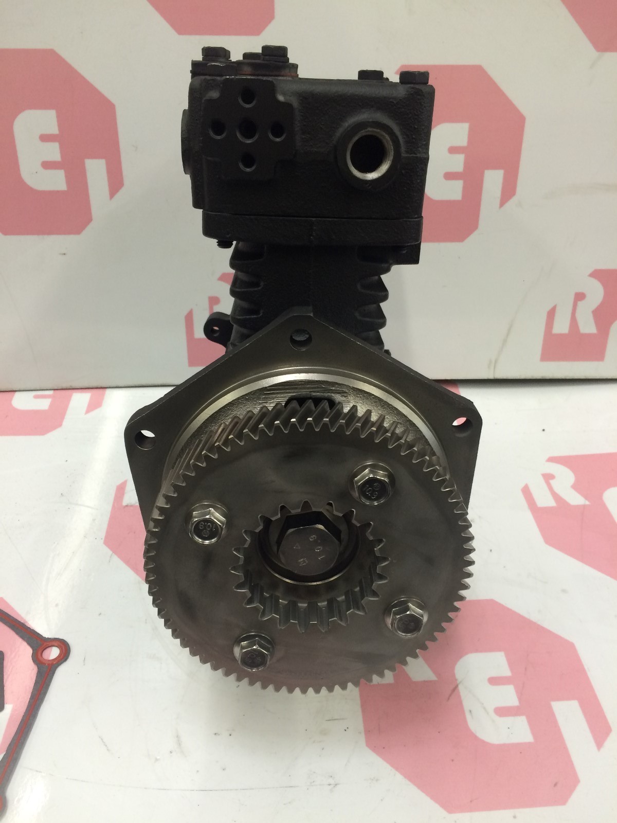 109425 5004188 R23522122 Bendix Air Compressor TF550 Detroit 60 Series