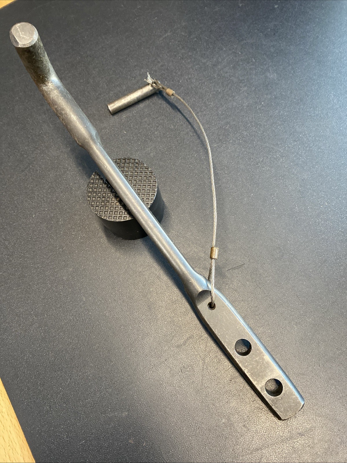 OMC Johnson Evinrude 330278 353803 factory service leg puller tool OEM