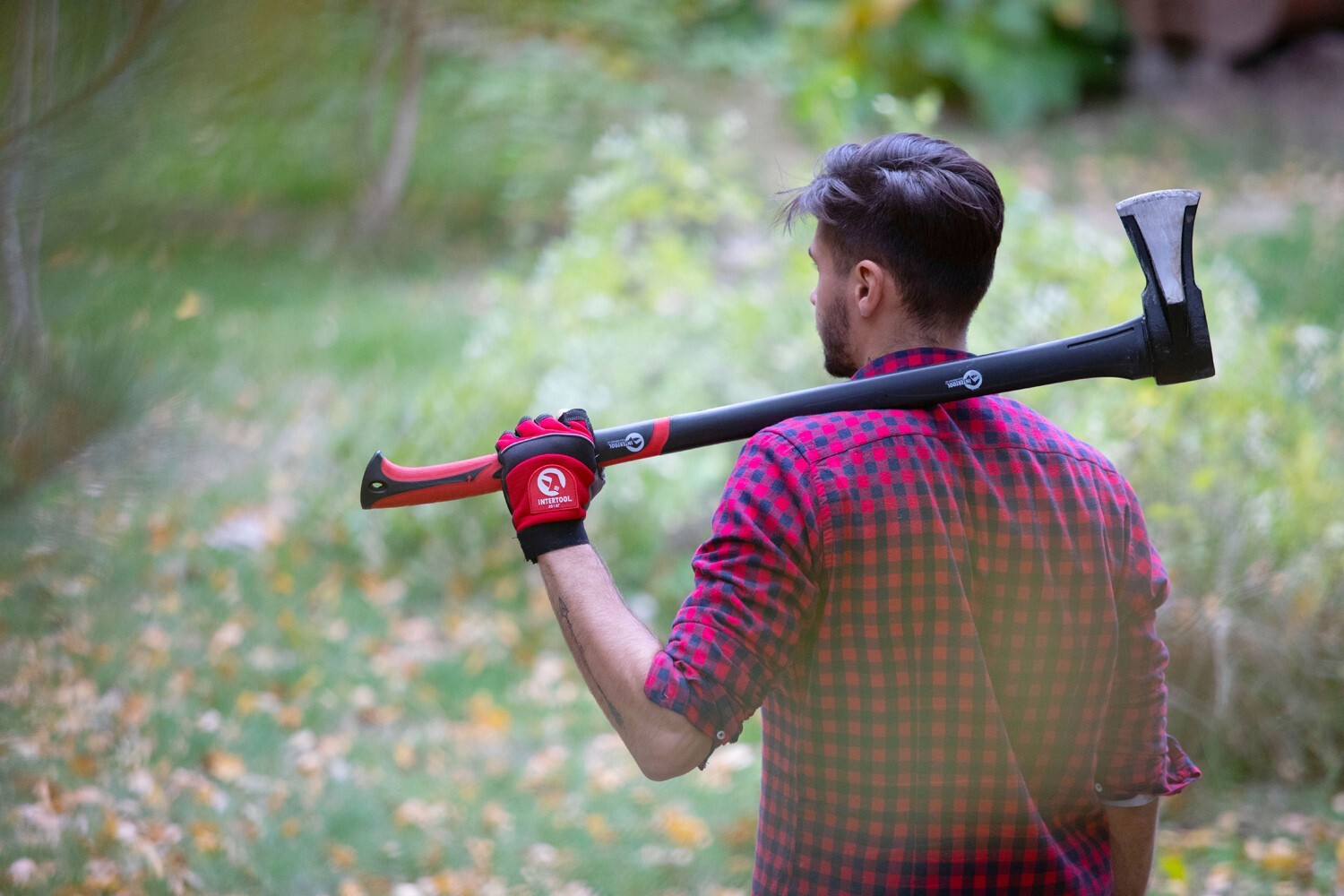 INTERTOOL 35-inch Splitting Maul, Axe, 5 lb Shock Absorbing Handle HT08-0275