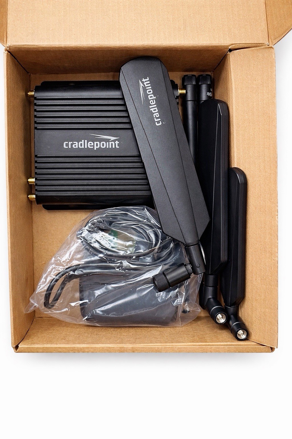 IBR 900-600M 4G LTE Routers with extensibility dock