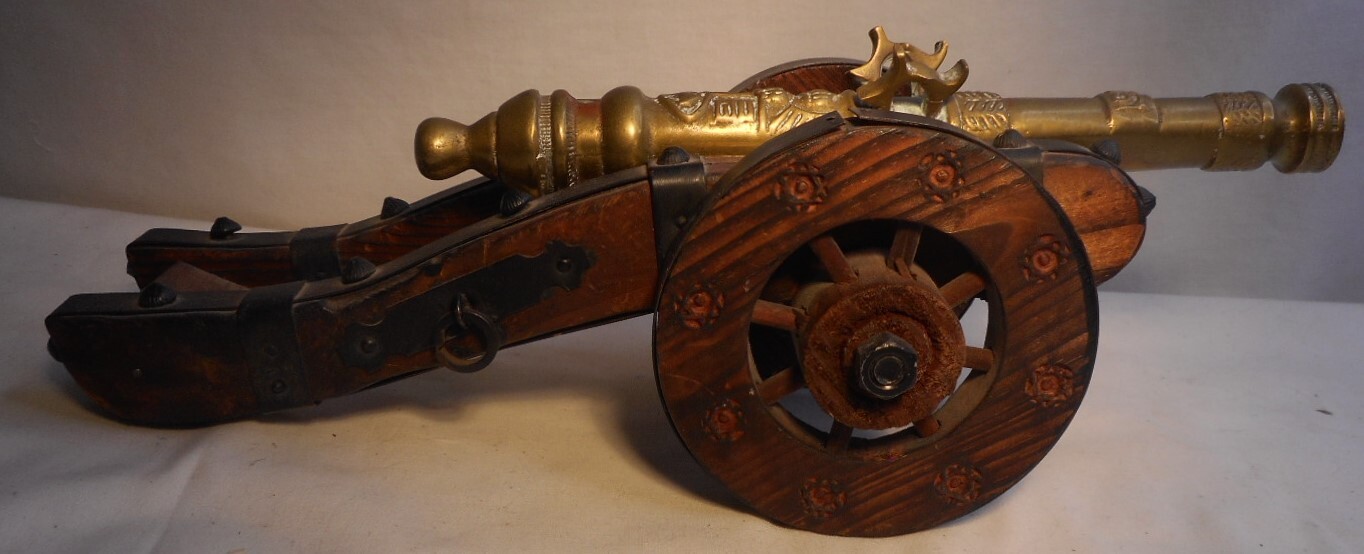 Model of a Spanish Field cannon Brass-Wood & Steel Frame 13" L  x 6" W x 4-1/2"H