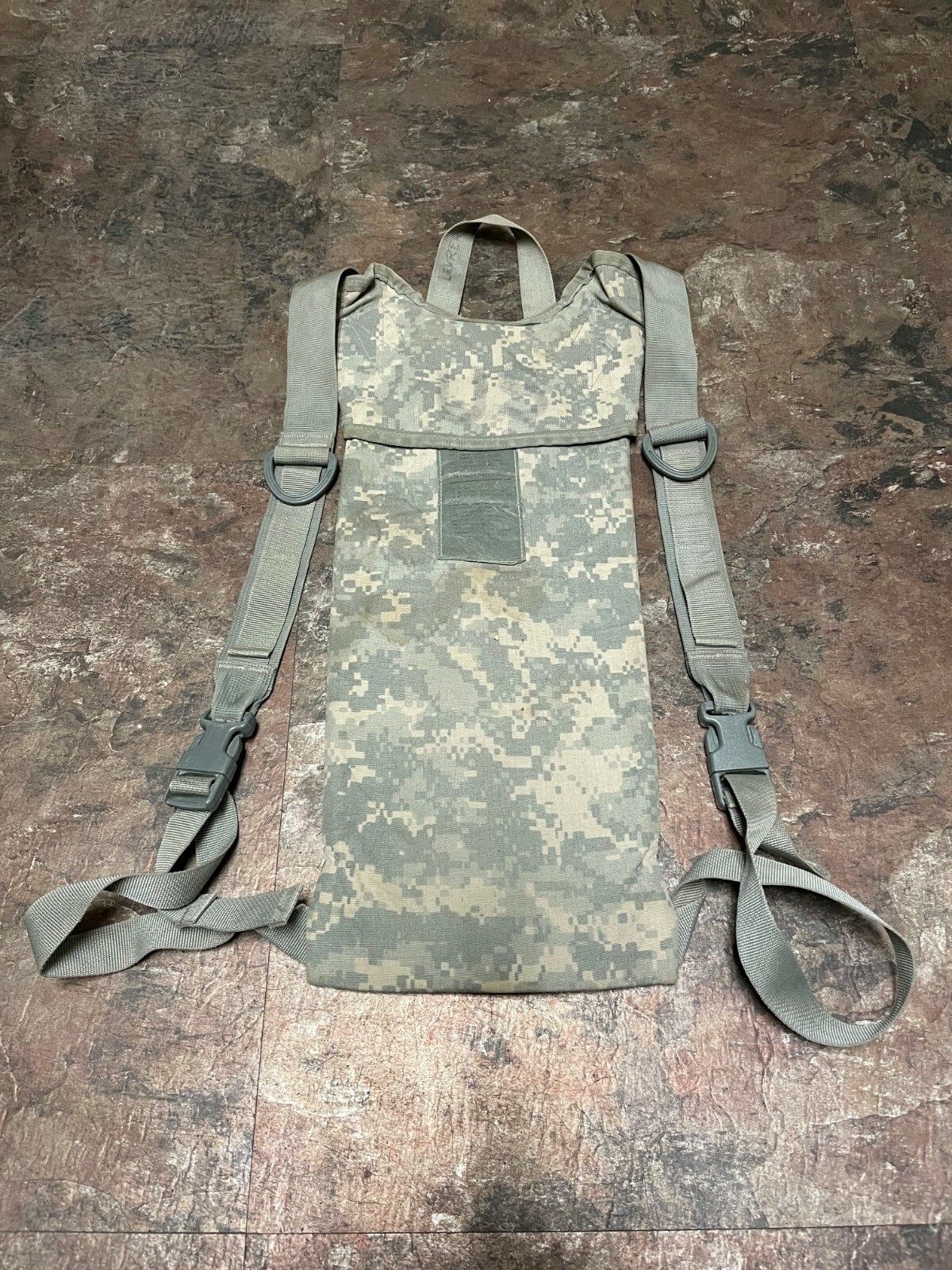 US Army ACU Hydration Carrier 100 OZ 3L System No Bladder Camelback UCP Pack
