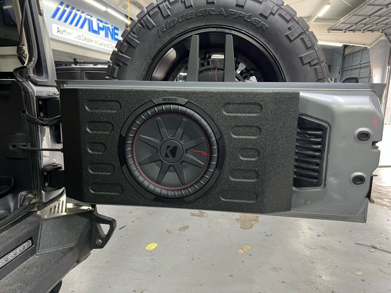 07-18 Jeep Wrangler Tailgate Subwoofer Enclosure / Sub Box For 2x10"