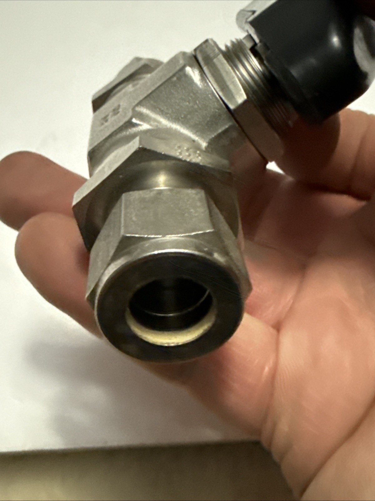 TY-LOK SS-8-DTT-8-8- 1/2" Tube End High Pressure Ball Valve, 5,000 psi, 316