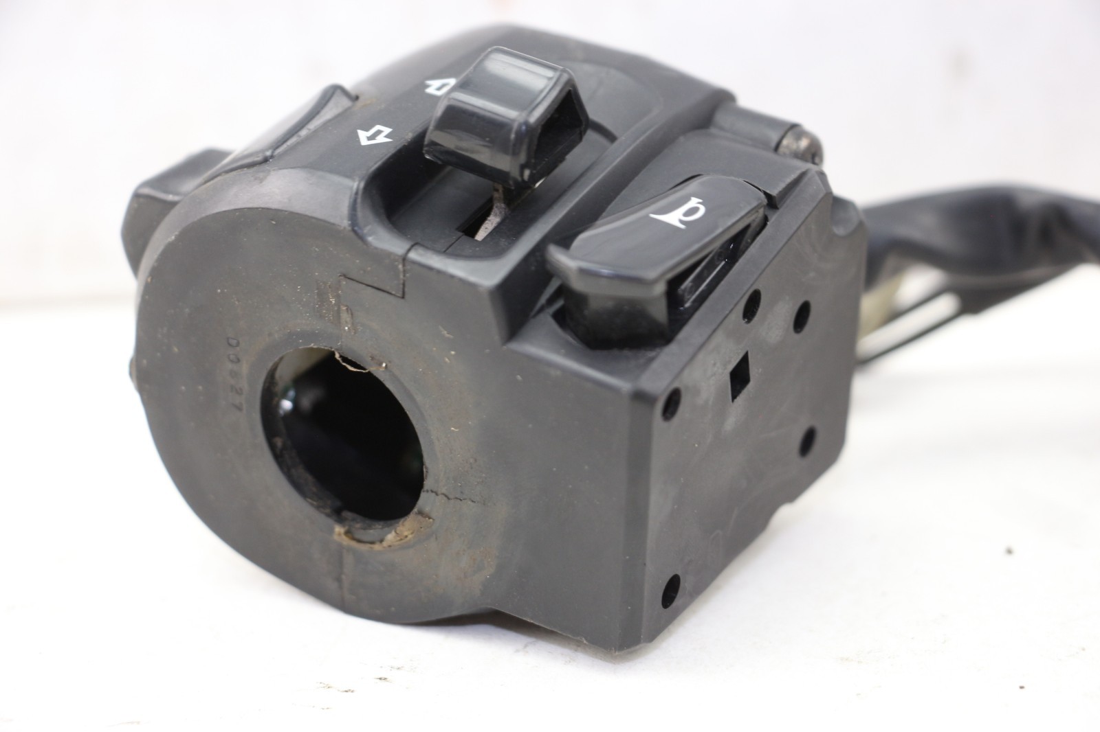 2008 - 2016 Yamaha R6 YZFR6 OEM Left Control switch Headlight Signal Switch