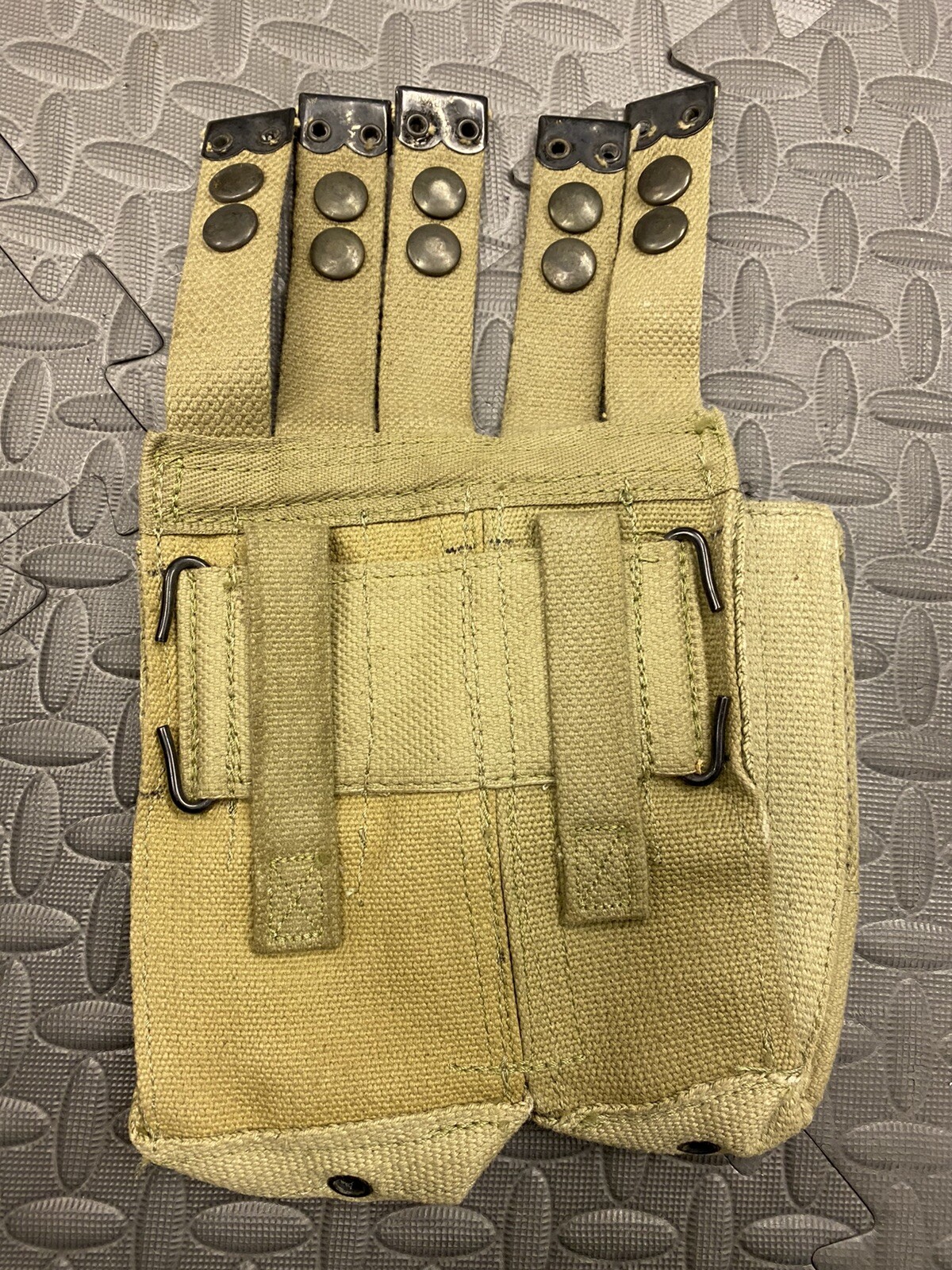 Israeli Military Khaki 5-Cell Magazine Pouch