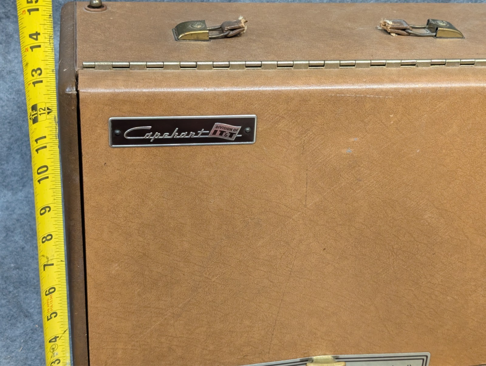 Capehart International 88P66BNL PORTABLE MULTIBAND TUBE RADIO - For Parts