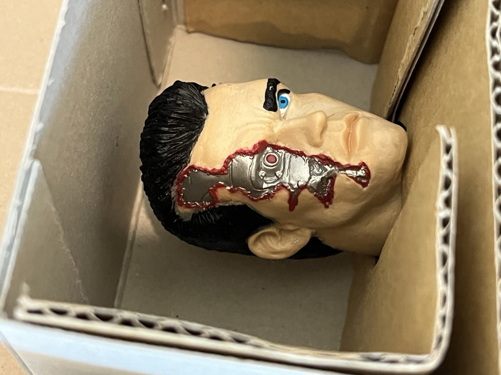 Medicom Toy Terminator 2 Battle Damaged T-800 #02 Nostalgic Future Arnold Tin