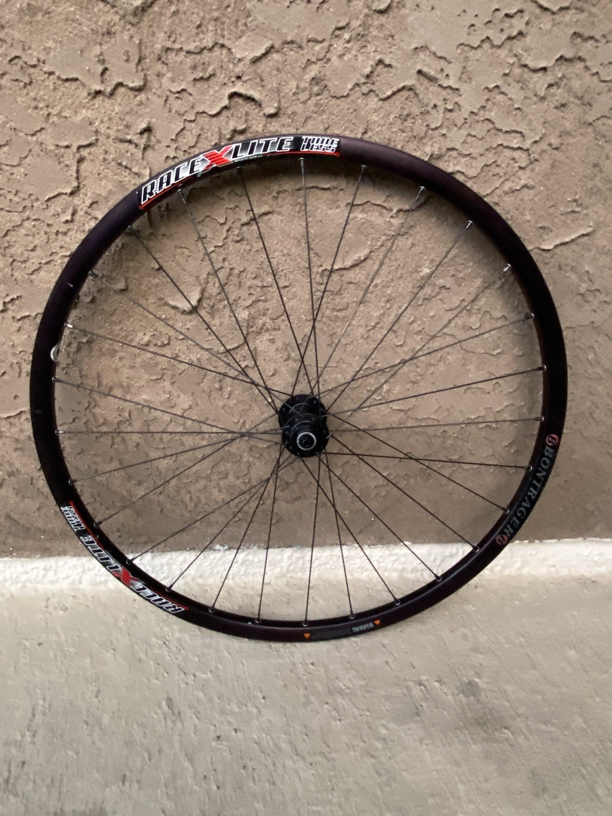 Black Bontrager Race X Lite Tubeless F100/R135mmQR 26” Centerlock Disc Wheelset