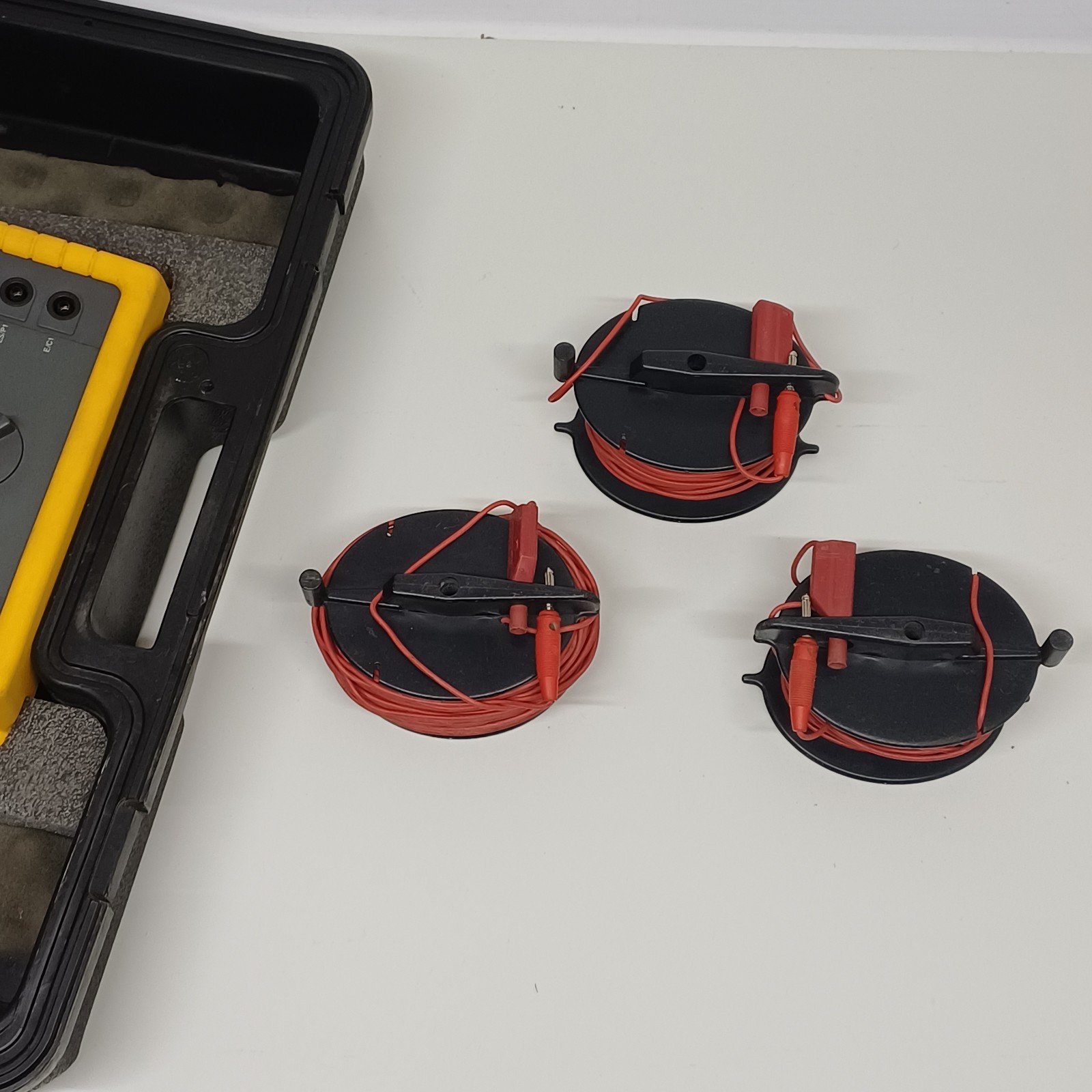 Fluke 1623 Earth Ground Resistance Tester Kit GEO w/ Leads & Case