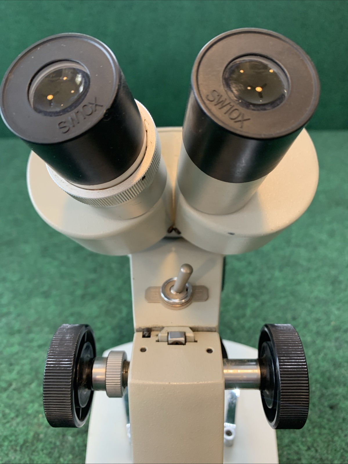 Fisher Scientific Stereomaster II Microscope SPT-IH W/ SW10X Eyepieces Lighted