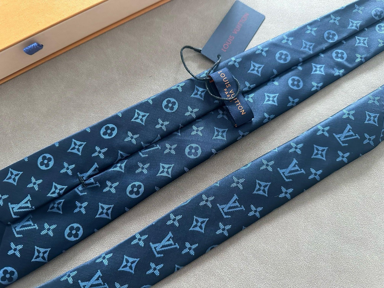 Louis Vuitton Classic Monogram Men's Tie Silk 3.25" The Widest