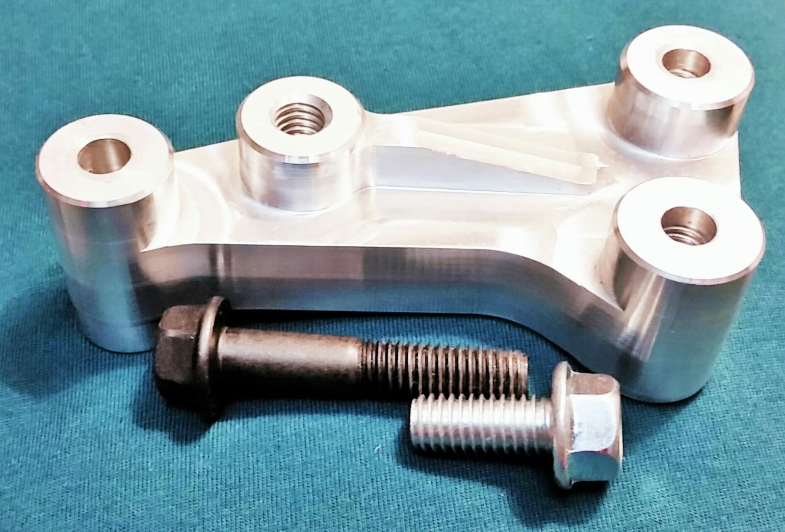 USA MADE- 91-02 Jeep Wrangler YJ/TJ 2.5L 4cyl Rear Alternator Bracket 53007605