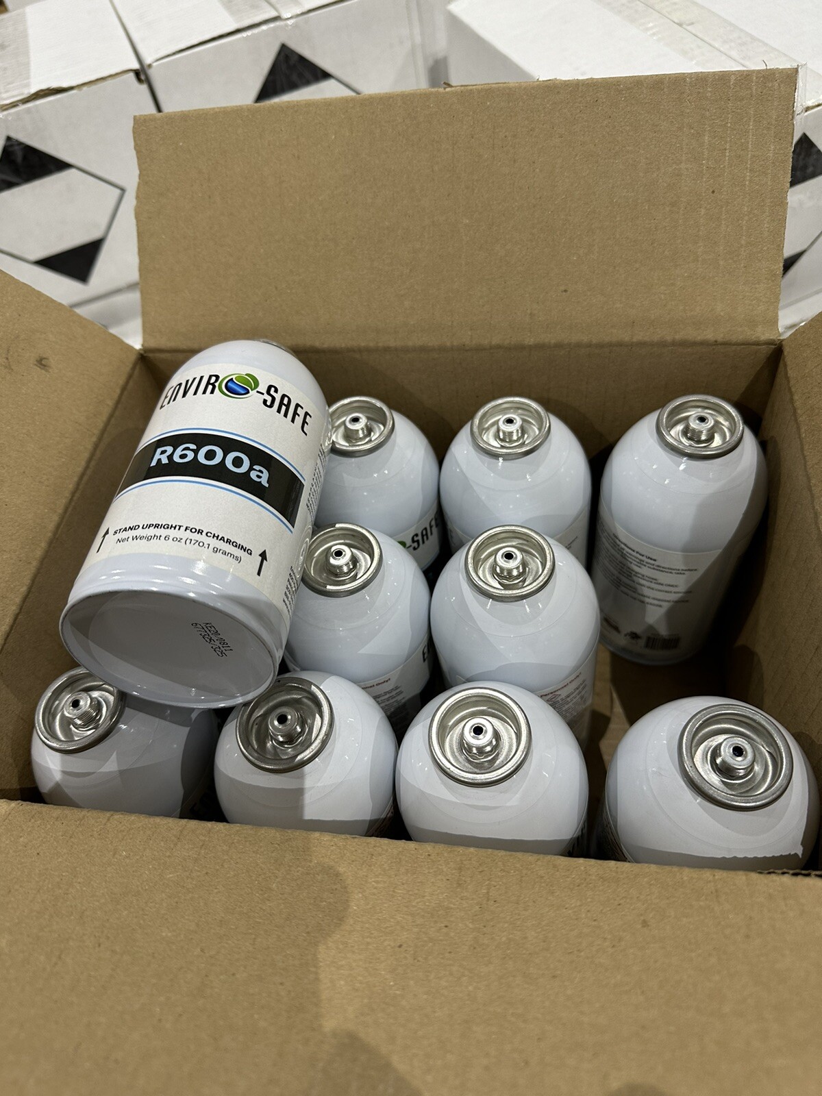 R600a UPRIGHT (12) 6 oz. Cans, Isobutane