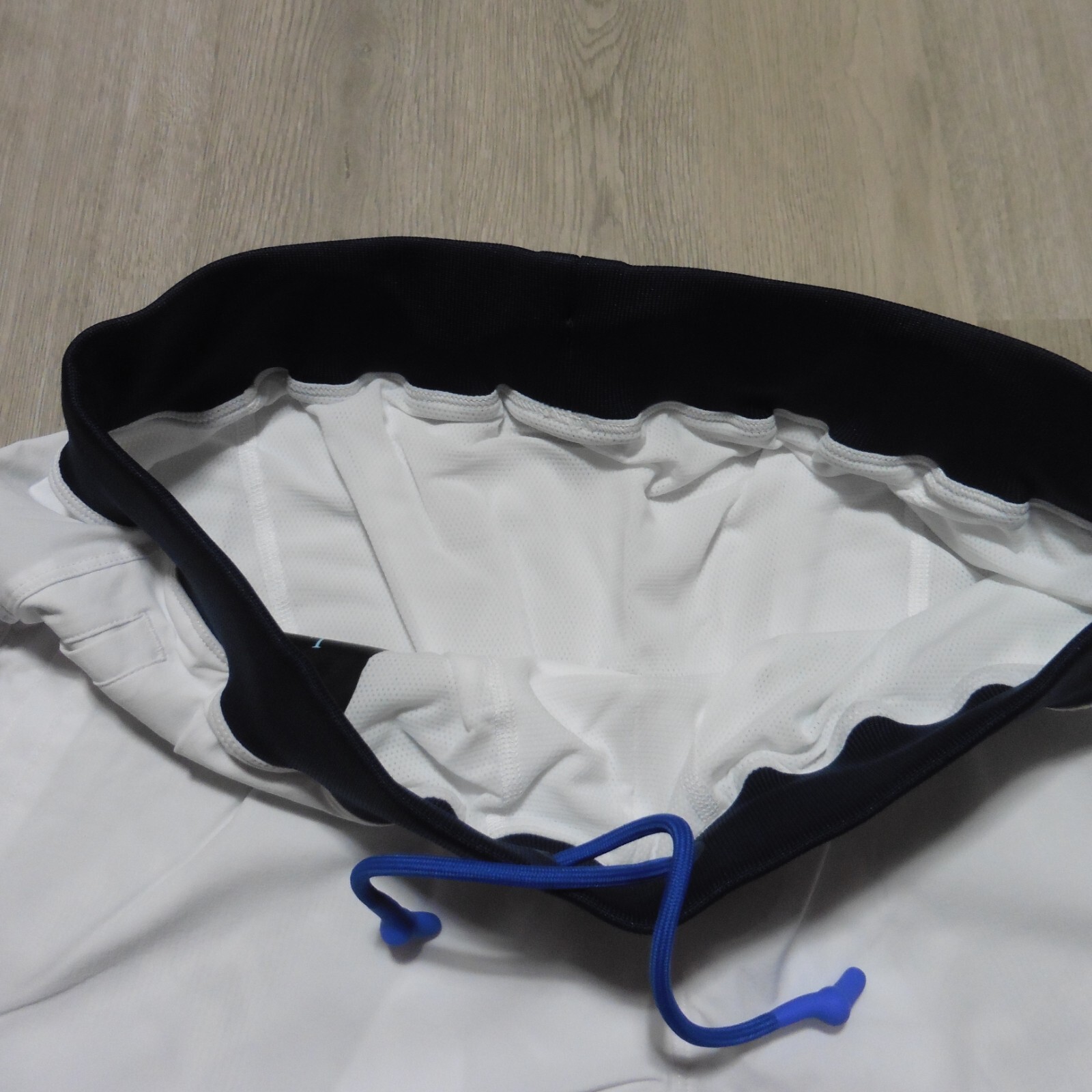 GREYSON Mens L LARGE FULTON SHORTS ARCTIC WHITE BLUE LINED 9" NYLON GOLF WORKOUT