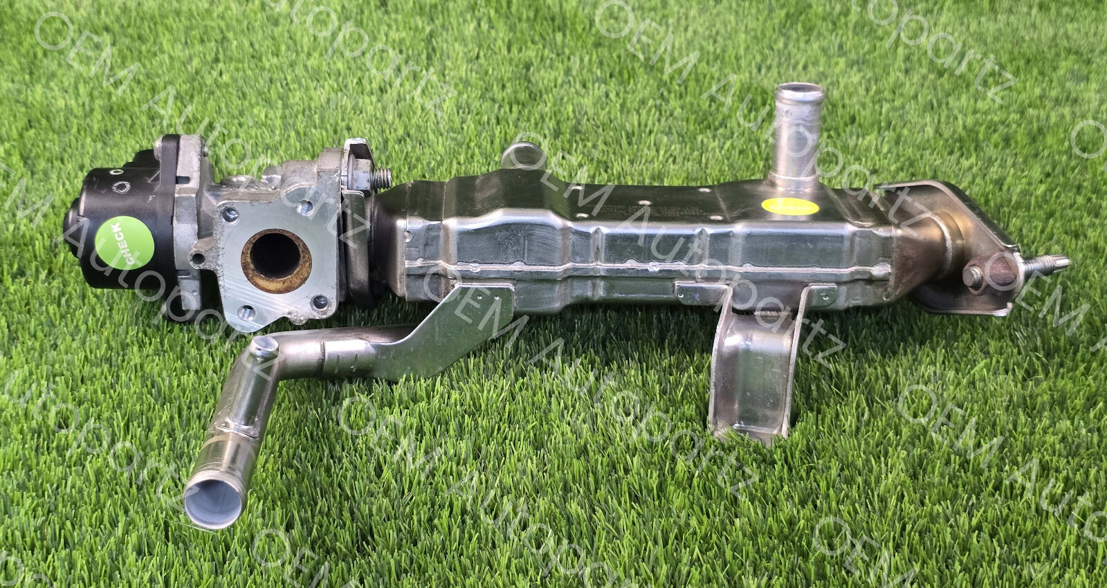 Toyota Prius 11-17 Genuine 25601-37010 EGR Pipe with Valve 25620-37110 : Prius V