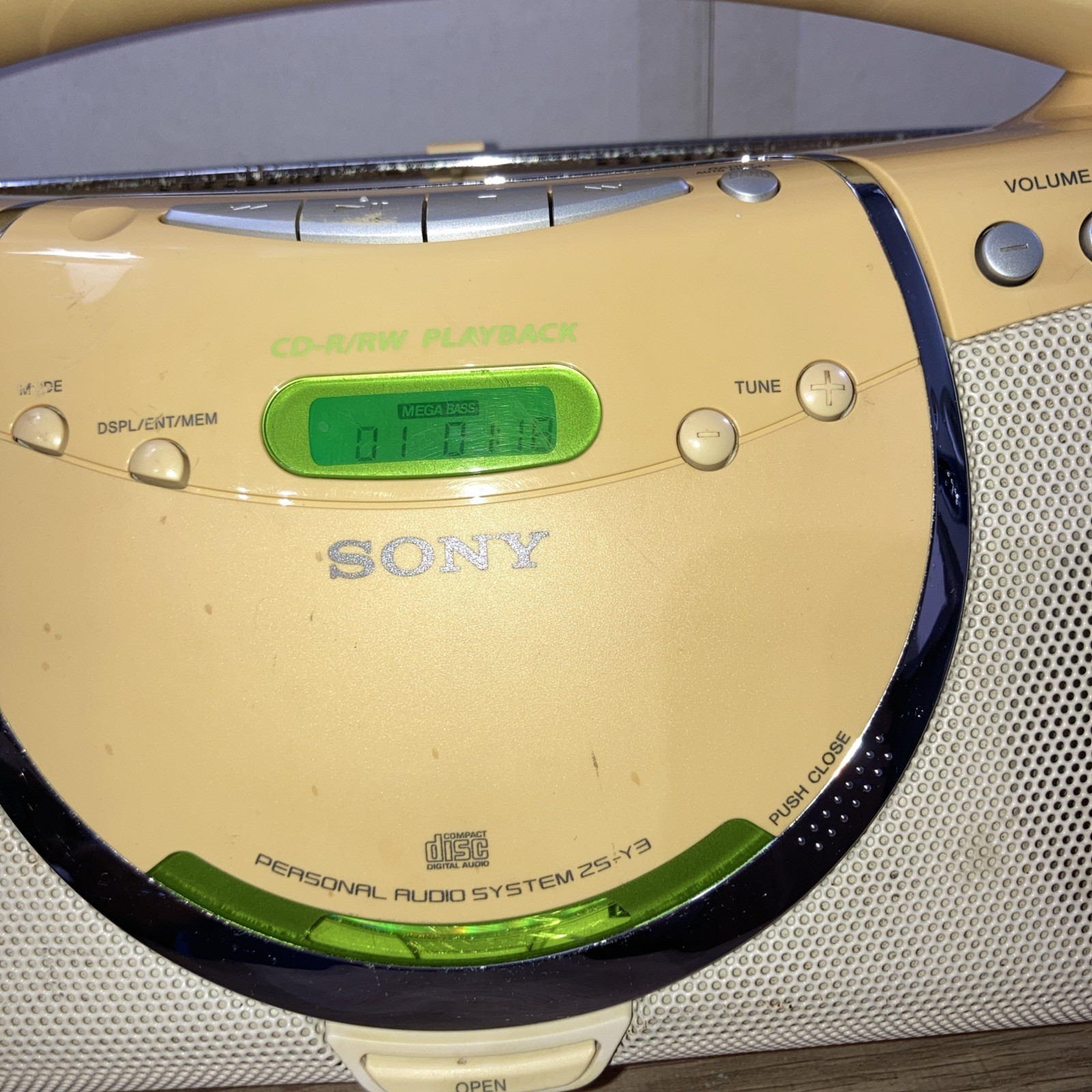 Sony ZS-YN7 Boombox CD/R-RW/AM FM/MP3 MegaBass Tested working Some Blemishes