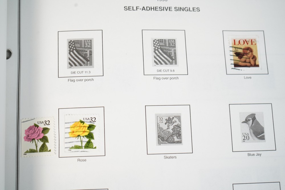 US 1990s-2000s COLLECTION OF 450+ STAMPS MINT & UESD STORED IN HARRIS ALBUM