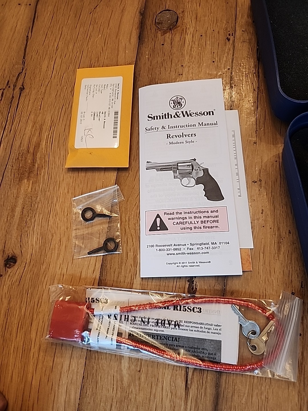 Vintage Smith & Wesson Model 48 22 WMR Original Blue Hard Case, Manual, Lock