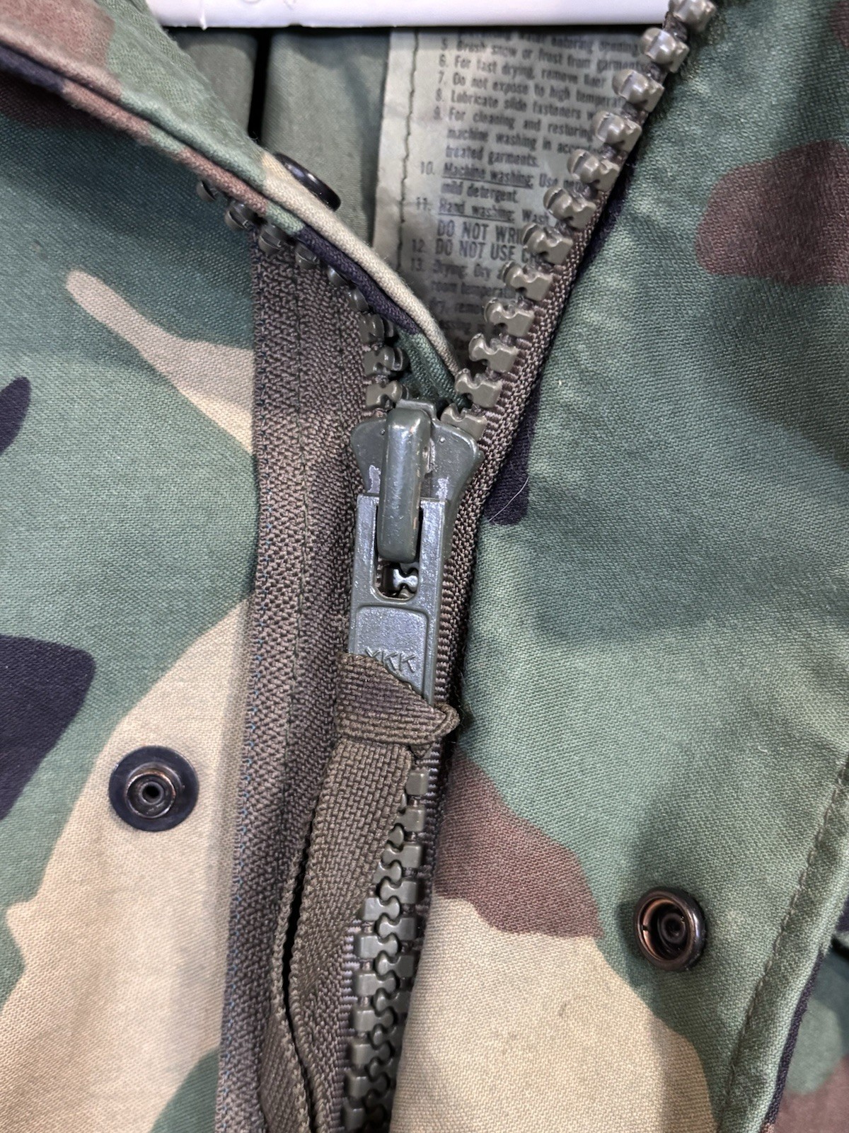 Vntg US Army M65 Field Jacket Mens Medium Short Woodland Camo Cold Weather 90's