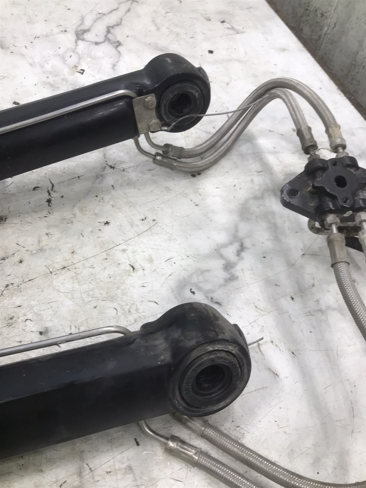 Mercury marine MerCruiser Alpha Bravo trim tilt lift hydraulic cylinders NO SALT