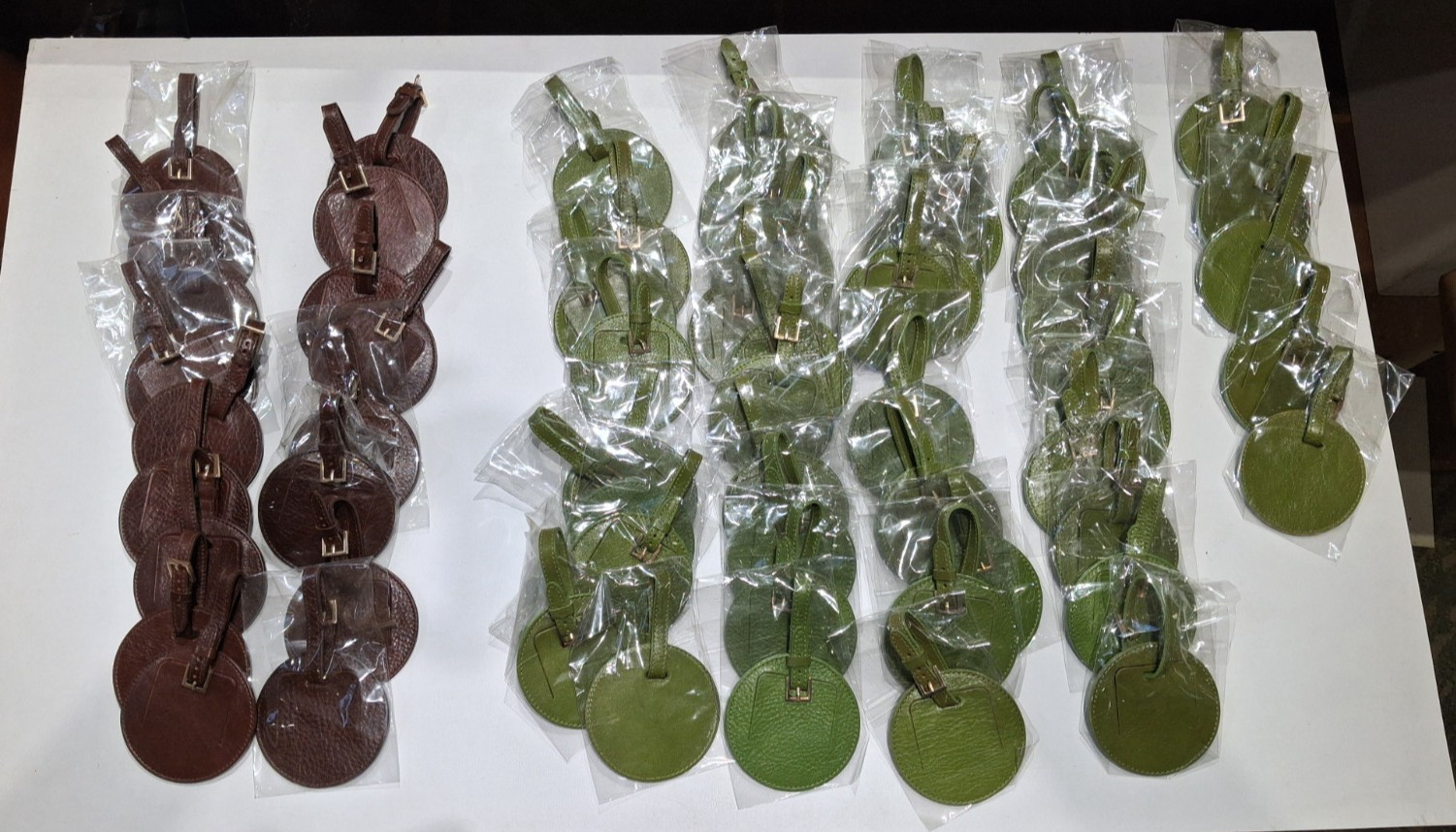 Lot of 116 Round Leather Luggage Tags w Buckle with ID Window