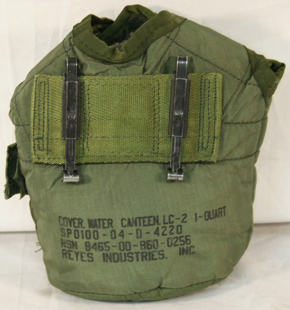 Military US Army 1 QT QUART CANTEEN COVER POUCH CARRIER OD WITH CLIPS EXCELLENT