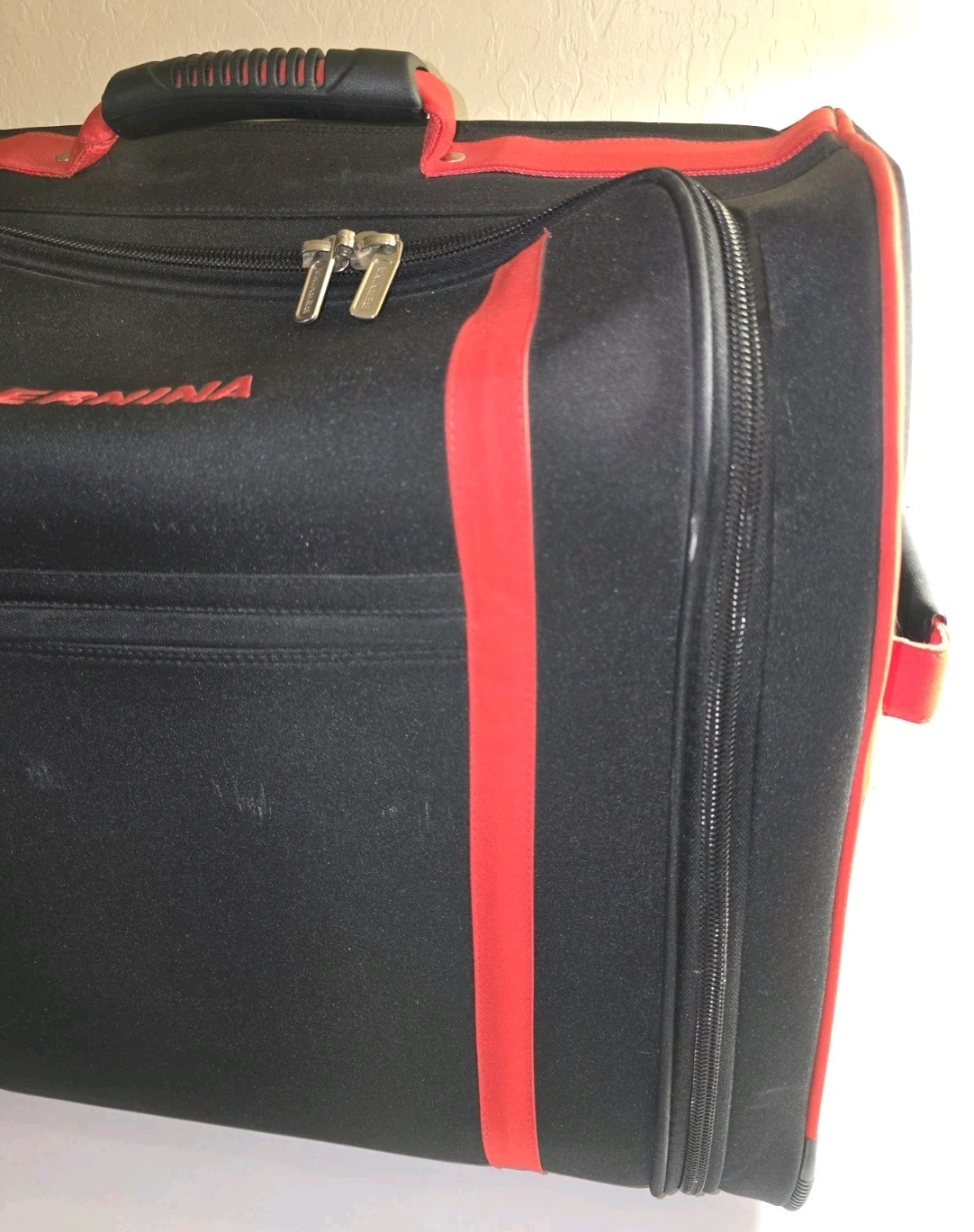 Nice Bernina Large Sewing Machine Luggage Carrying Bag Black & Red Case