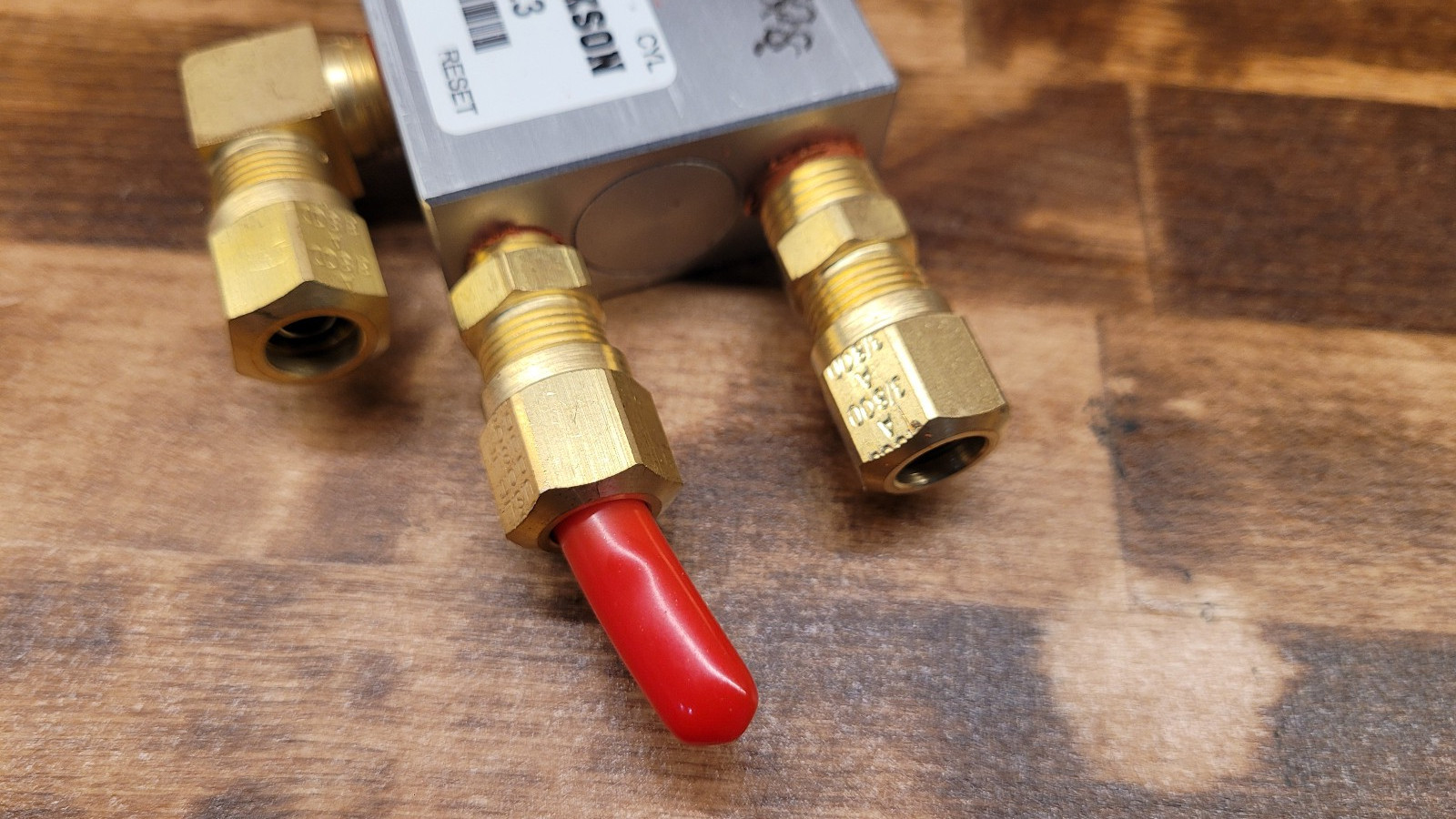 OEM Hendrickson Trailer Tandem Slide Air Valve VS-25224 – B-25223 W/Fittings