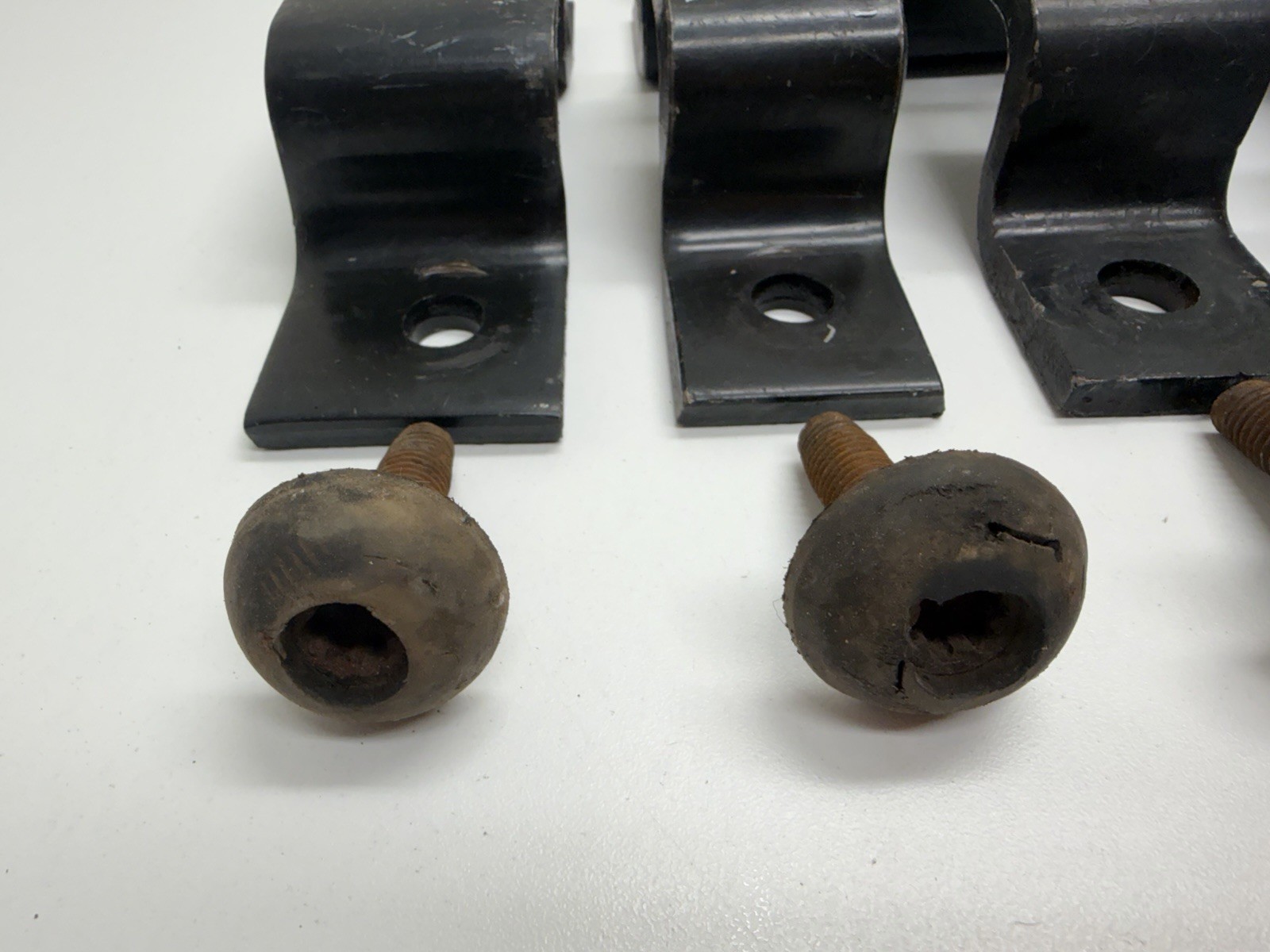 92 - 07 FORD VAN ECONOLINE E SERIES CLUB WAGON BENCH SEAT MOUNTING BRACKETS B42