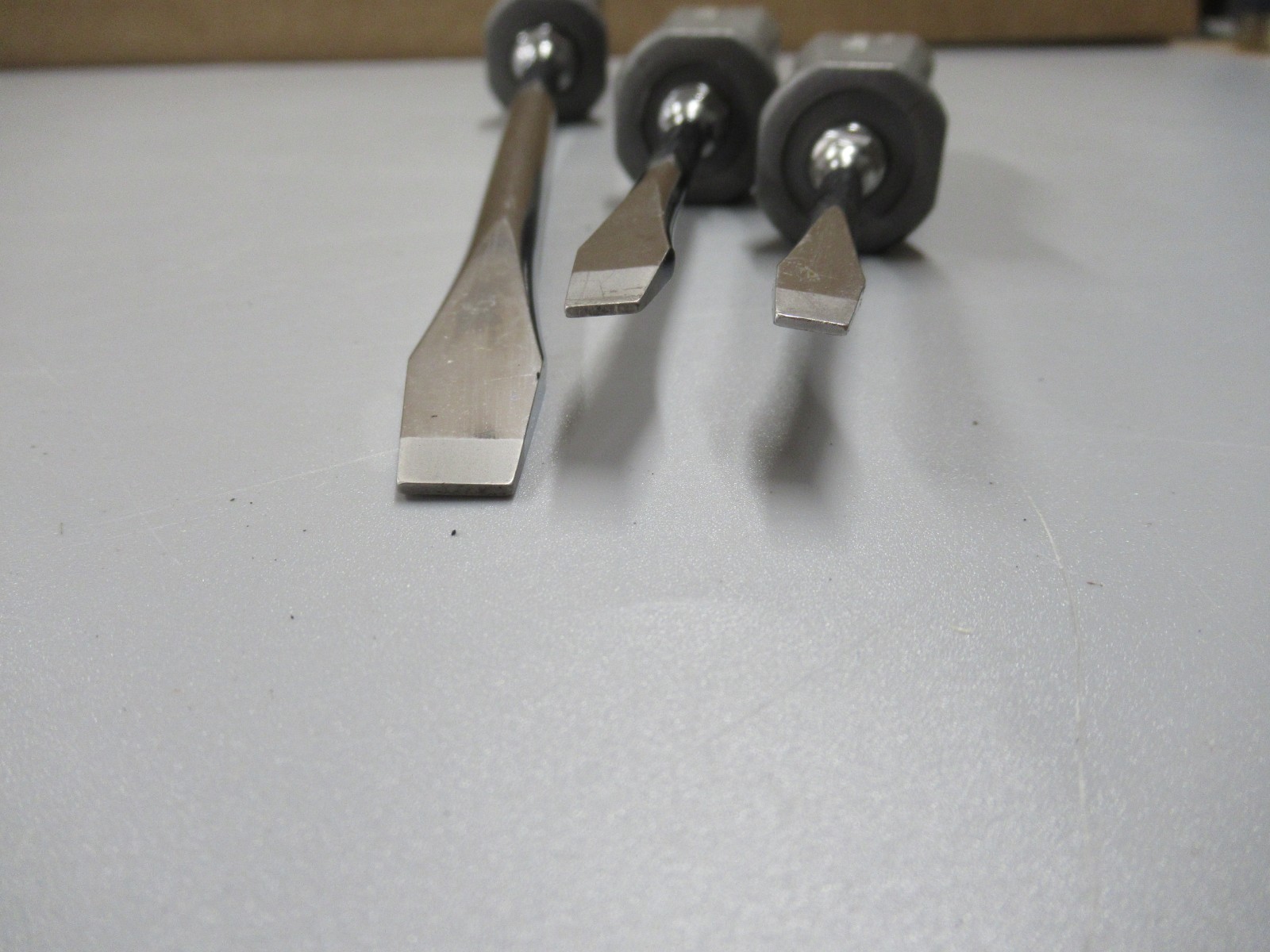 Set of 3 Snap-On SDD Flat-Head Gray Hard Handle Screwdrivers SDD2 SDD4 SDD8