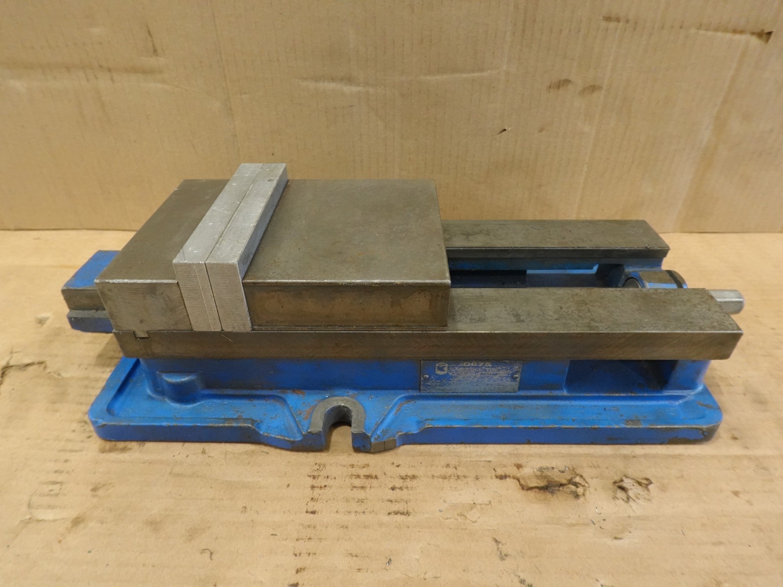 6" Kurt D675 AngLock Milling Machine Vise w/ Handle 7.5" Capacity KC2