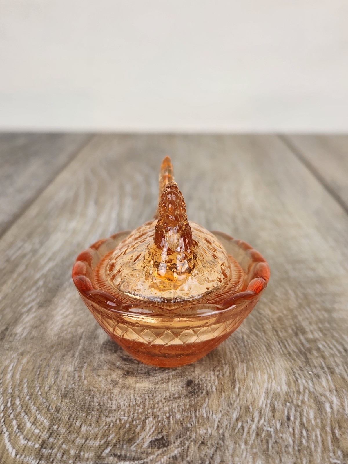 Peach Glass Mini Hen on Nest Covered Salt Cellar 2.5"