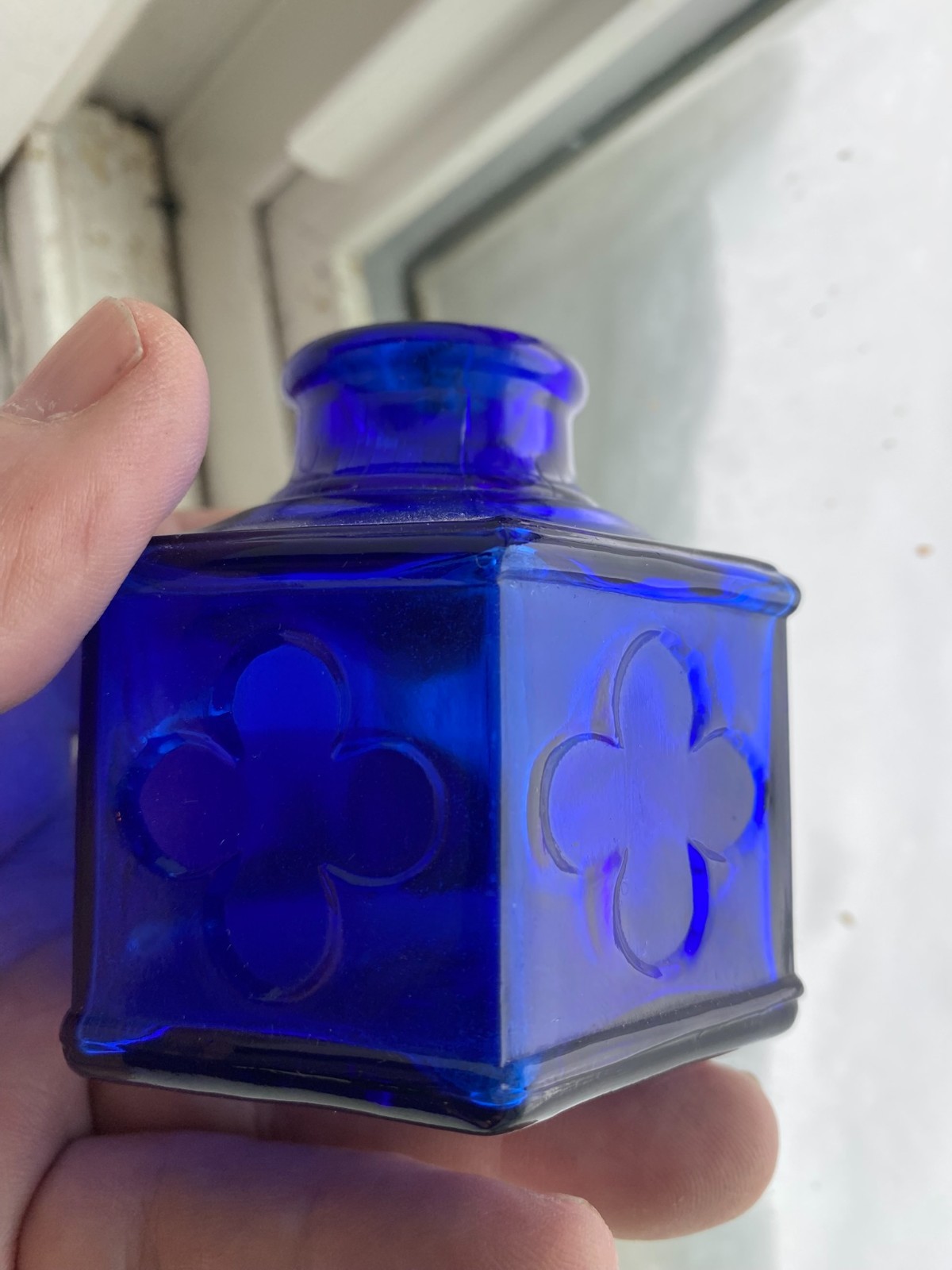 CARTER'S Shamrock Cathedral ink, tough smaller size in Cobalt Blue