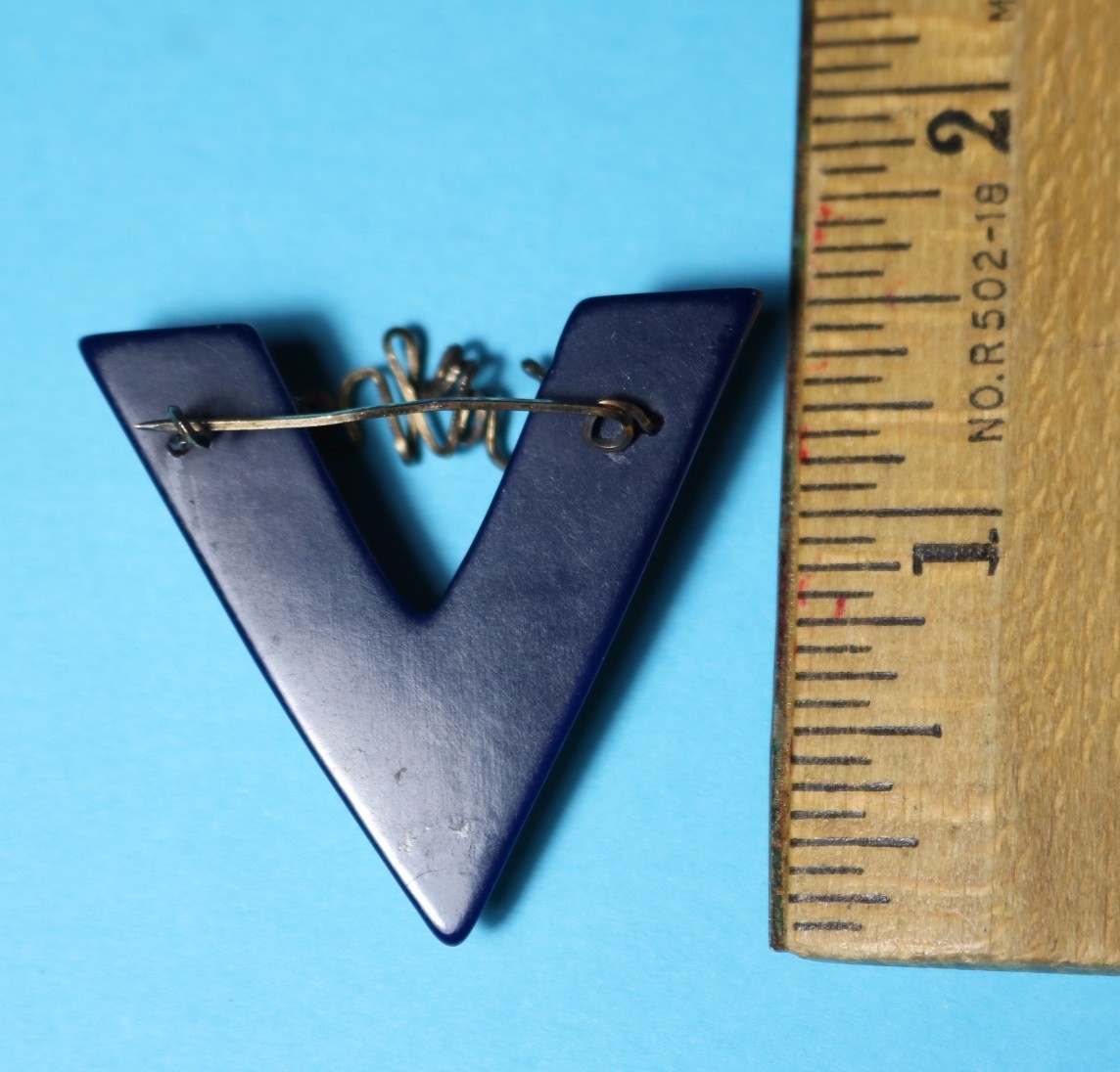 Mother V for Victory Pin - Bakelite WWII Red White Blue Patriotic Gift Brooch