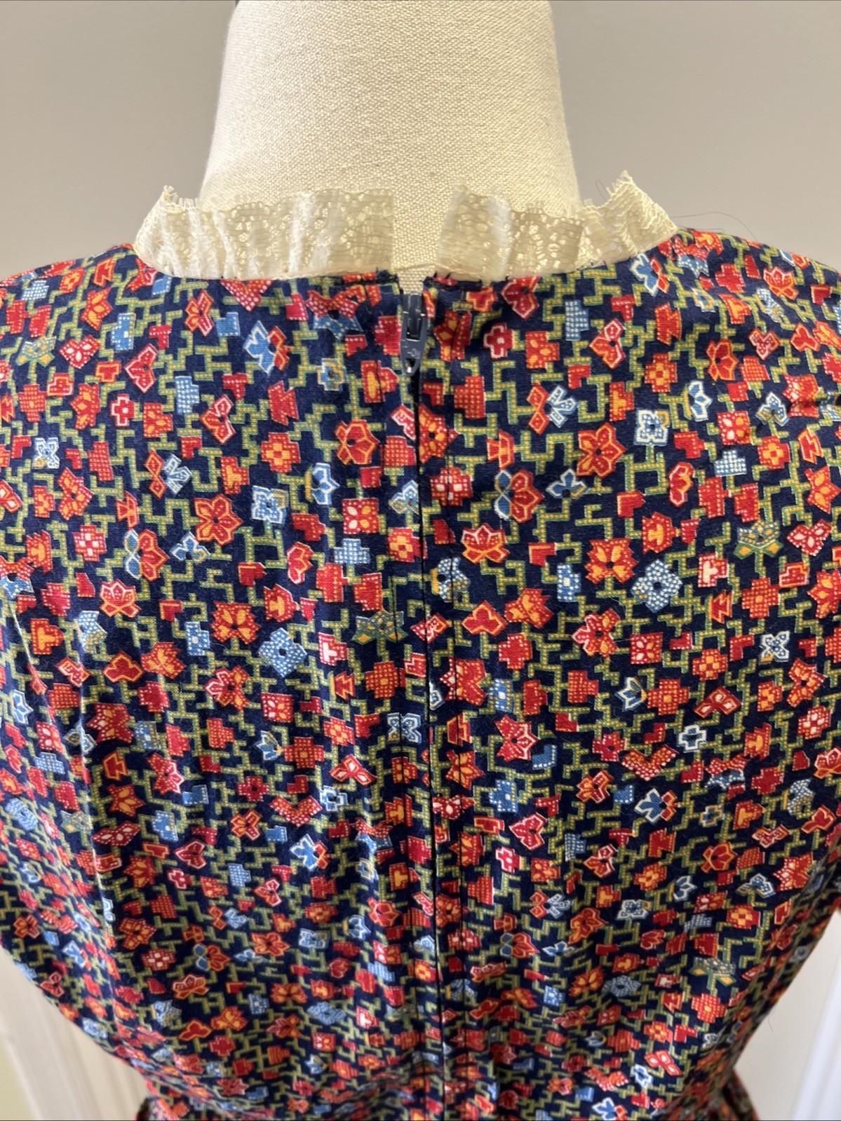 1-Pc 19th century era Woman's Multi Colored Floral Pattern Day Dress - SZ S