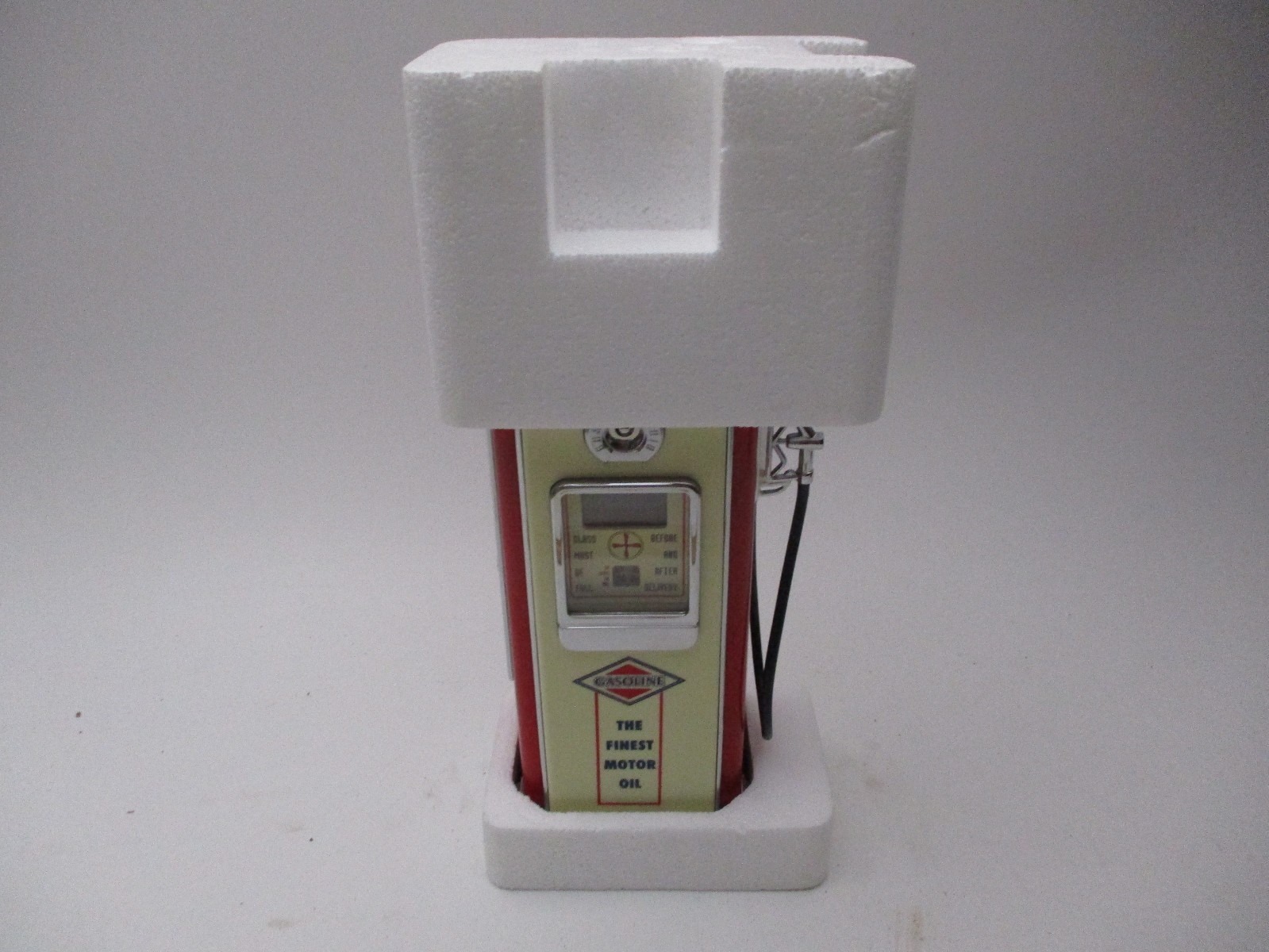 Vintage Gasoline Gas Petrol Pump Alarm Clock Radio AM/FM Boxed New In Box