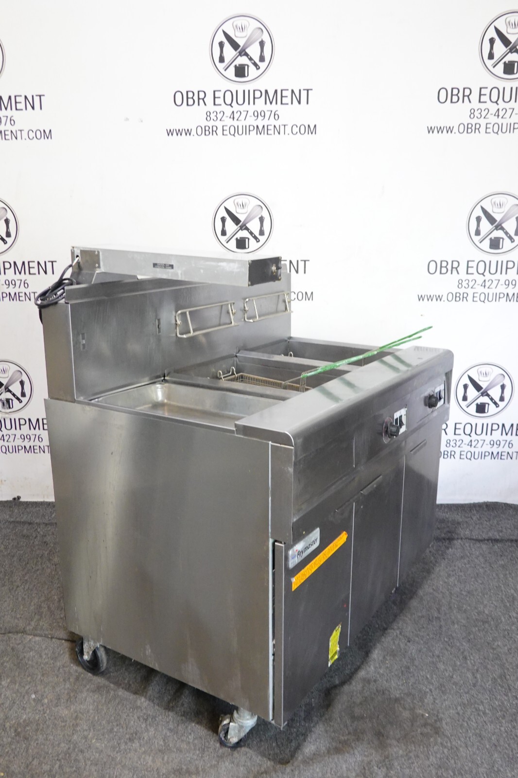 2015 FRYMASTER TWO BAY GAS (50 LBS CAPACITY PER BAY) FRYER WITH FILRATION SYSTEM