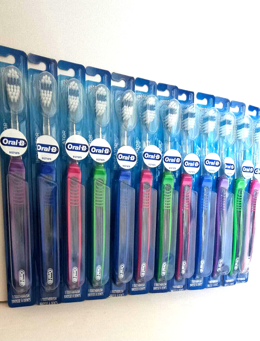 (12) Oral B Indicator 30 Compact SMALL head Soft Toothbrushes BEST PRICE!