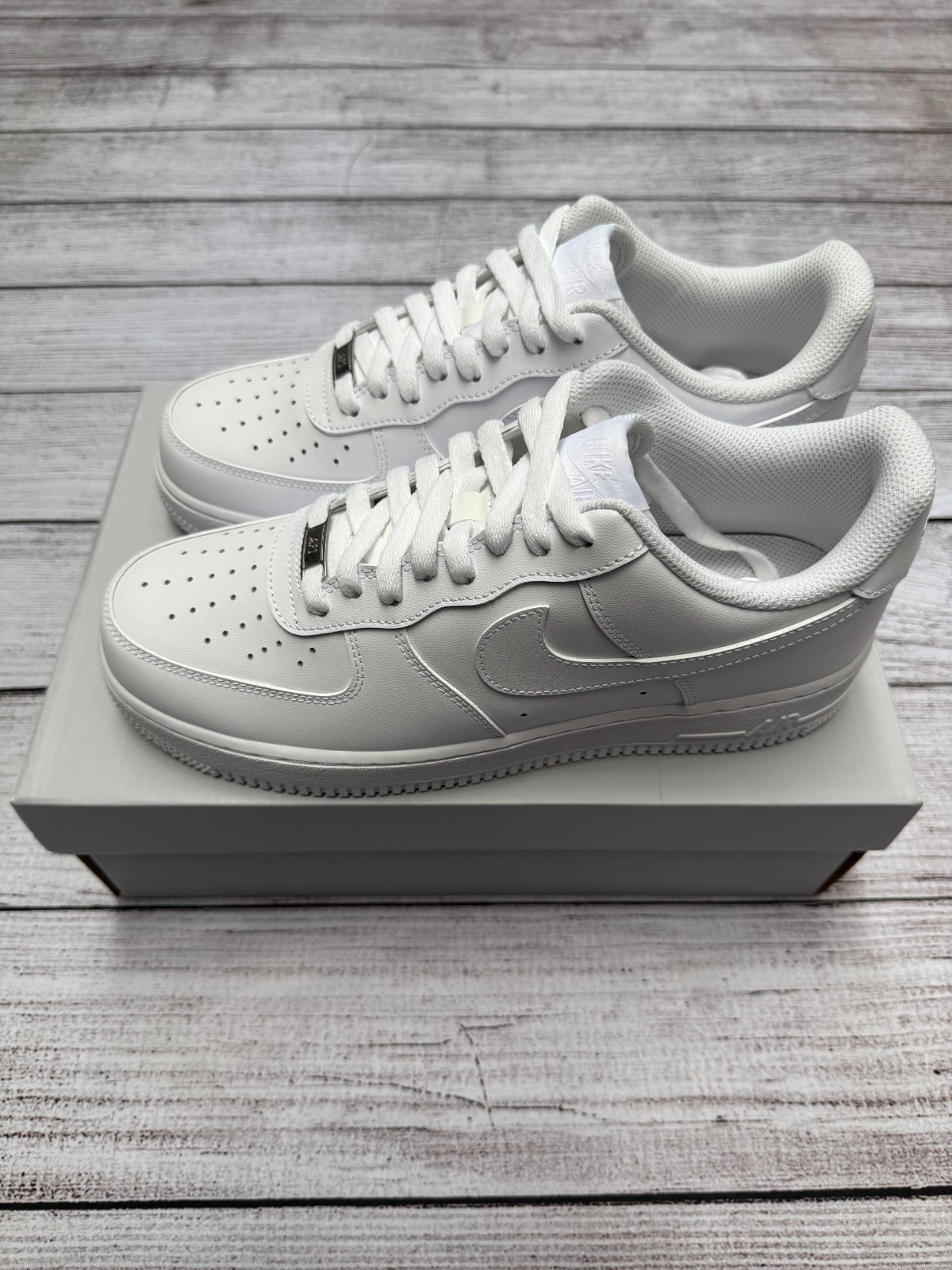 NEW Nike Air Force 1 Low Triple White ‘07 MEN AND WOMEN SIZES US 7-12