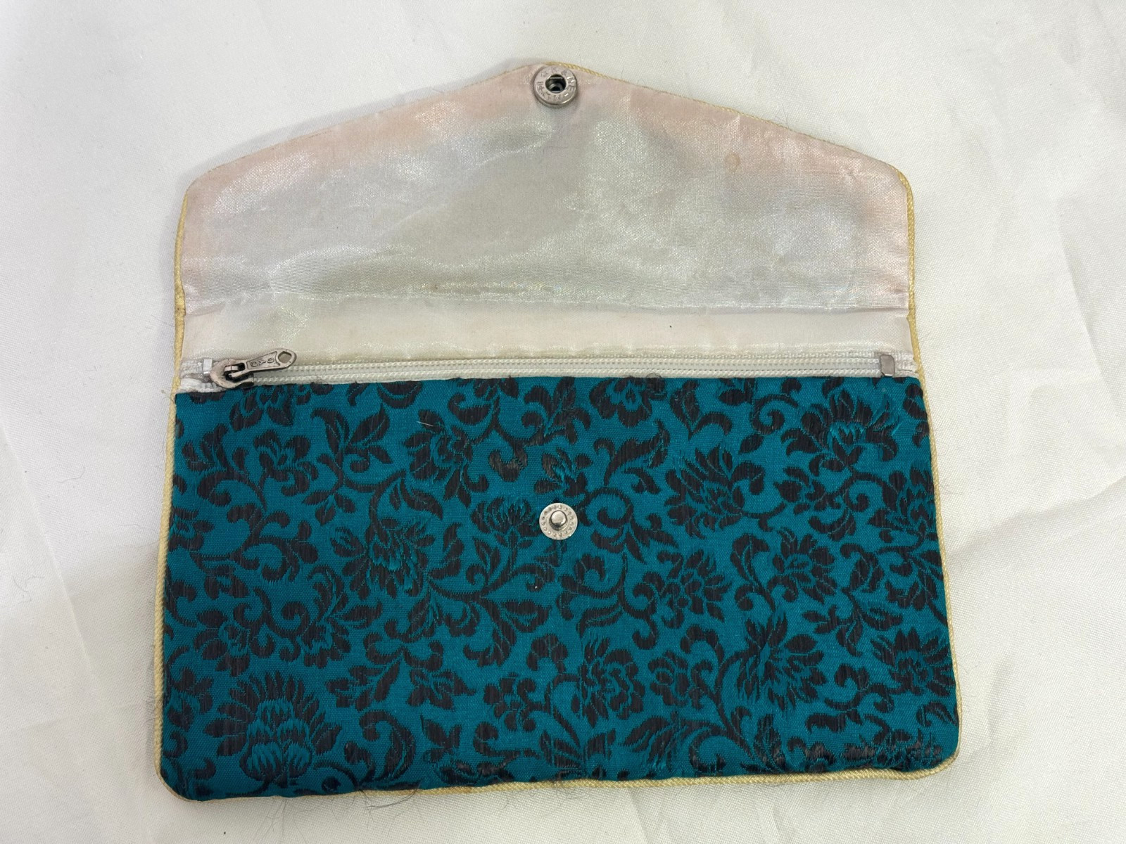 JAPANESE ASIAN CHINESE SILK GREEN WALLET SIGNED OVAL BOX PAINTING GEISHA WOMAN