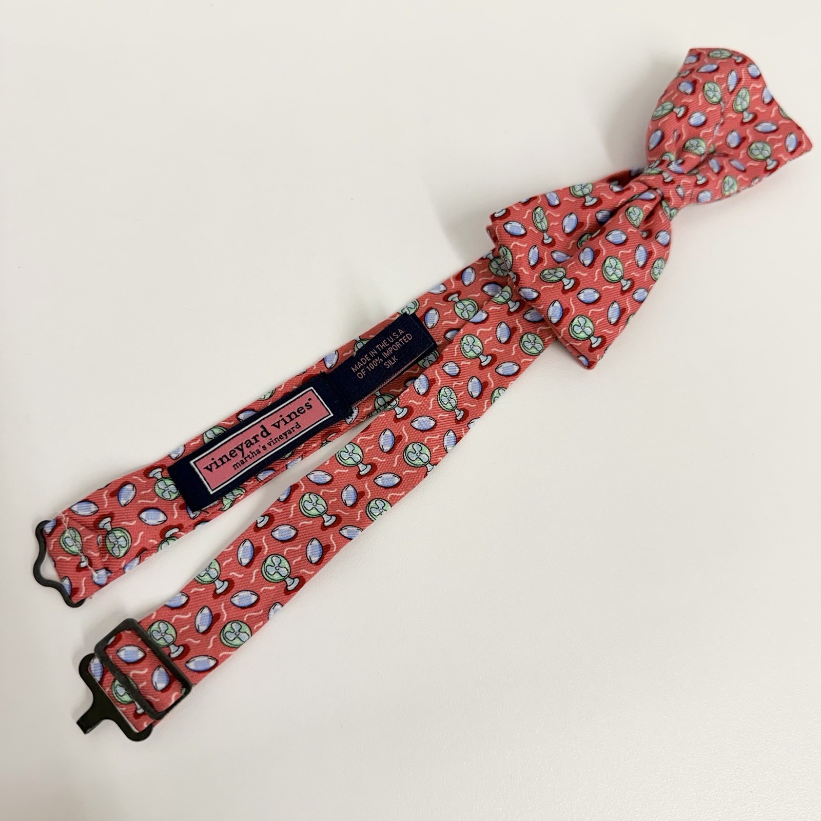 Vineyard Vines NEW Boy's Bow Tie "Football Fan" Pink Silk USA 2" (W) x 16.5" (L)