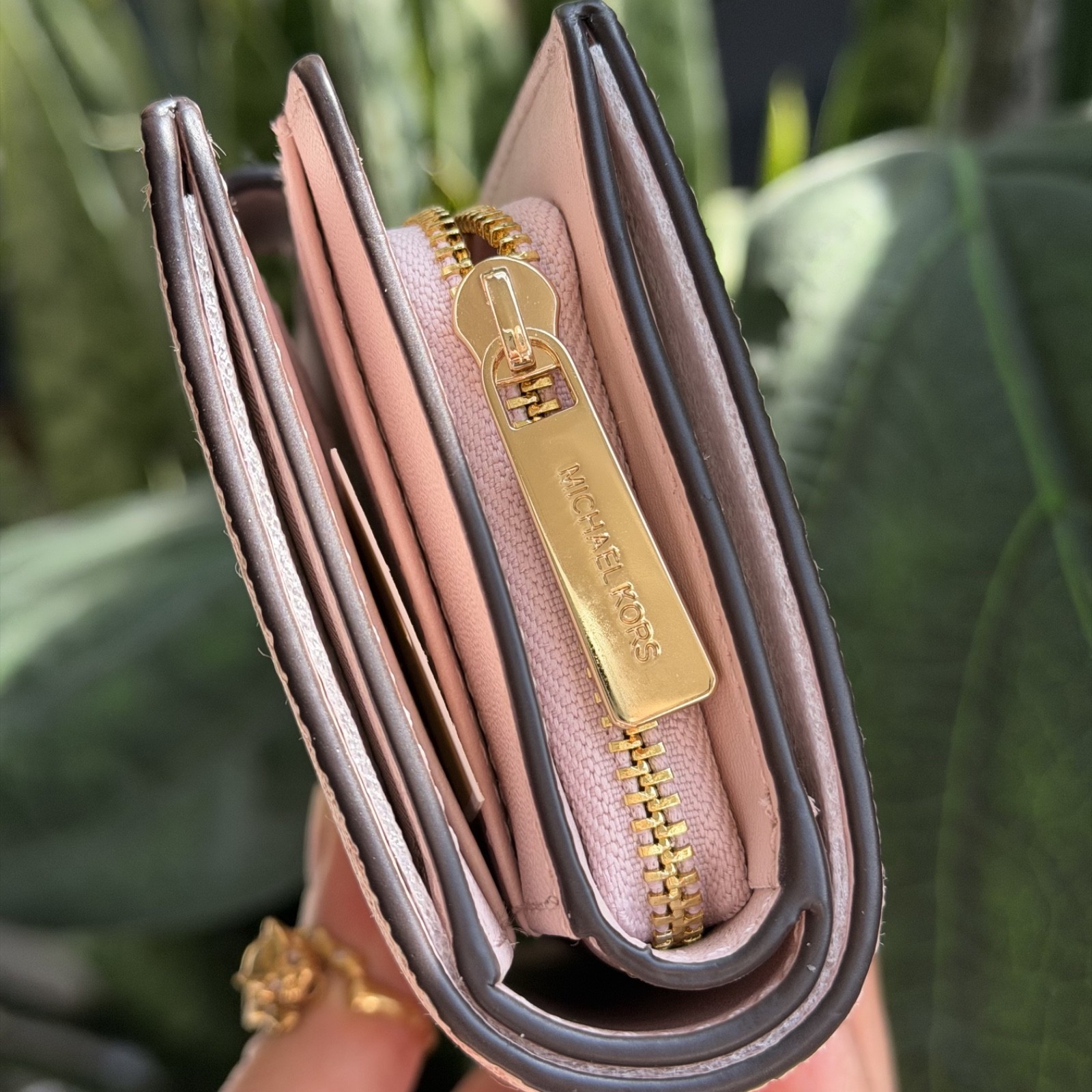 Michael Kors Jet Set Travel MD Bifold Zip Coin Credit Card Wallet Powder Blush